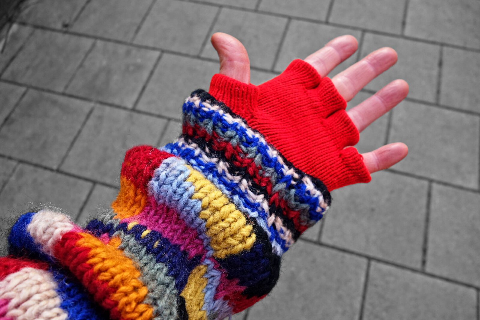 Sony Cyber-shot DSC-RX100 sample photo. Arm, hand, finger photography