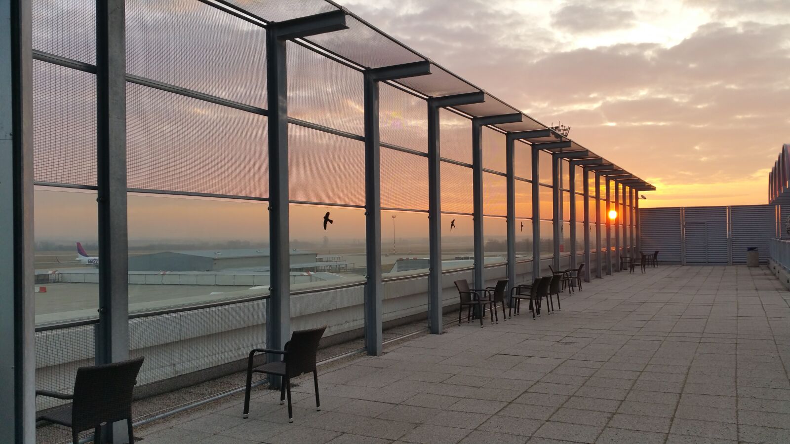 Samsung Galaxy Note4 sample photo. Airport, budapest, výhliadka photography