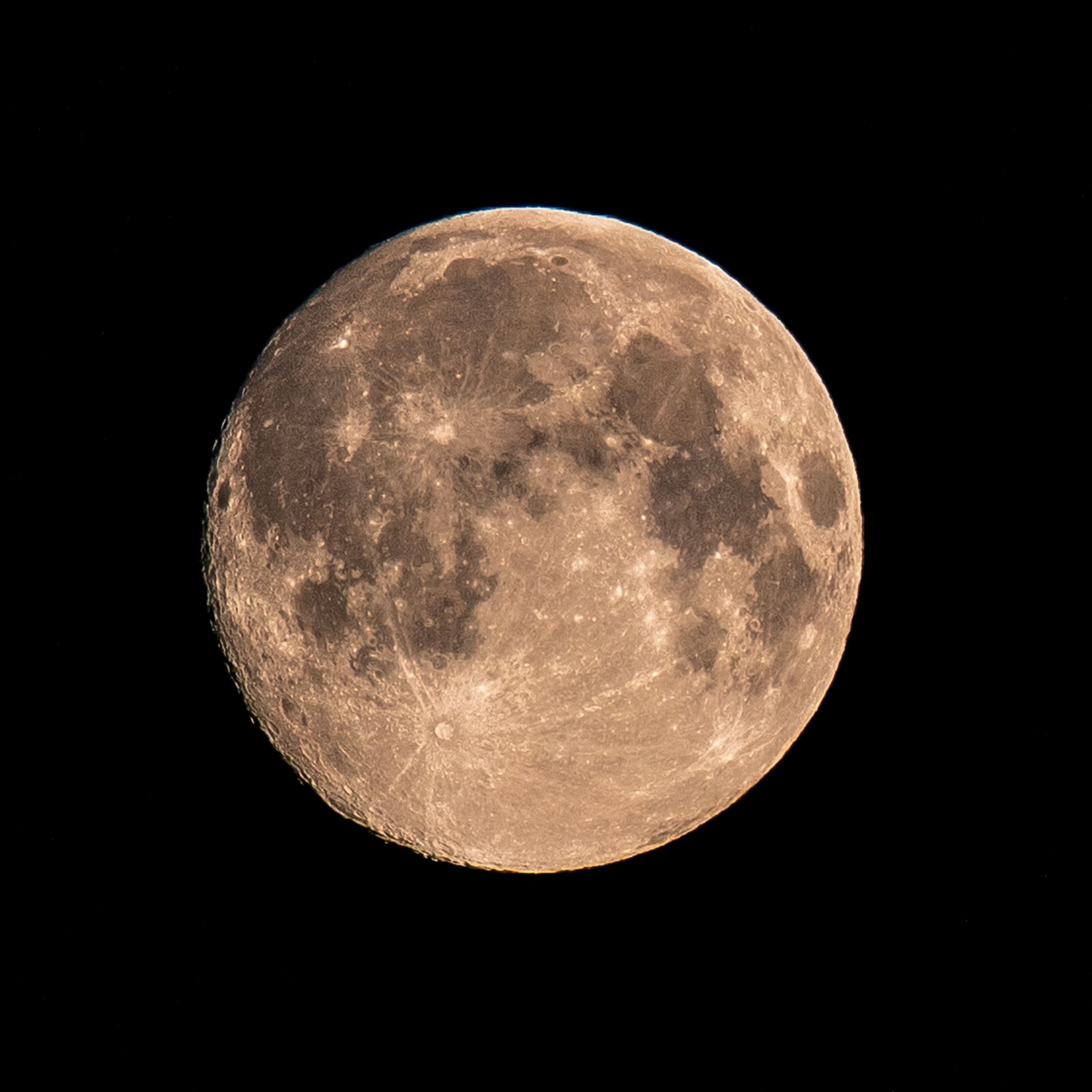 Canon EOS 5DS R + Canon EF 28-300mm F3.5-5.6L IS USM sample photo. Super moon, moon, full photography