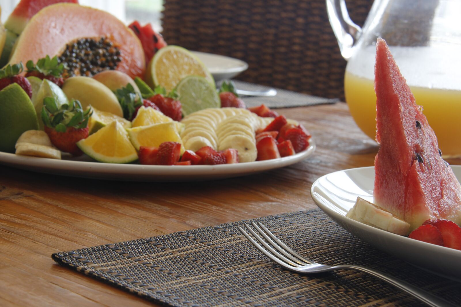 Canon EOS 60D sample photo. Juice, table, fruit photography