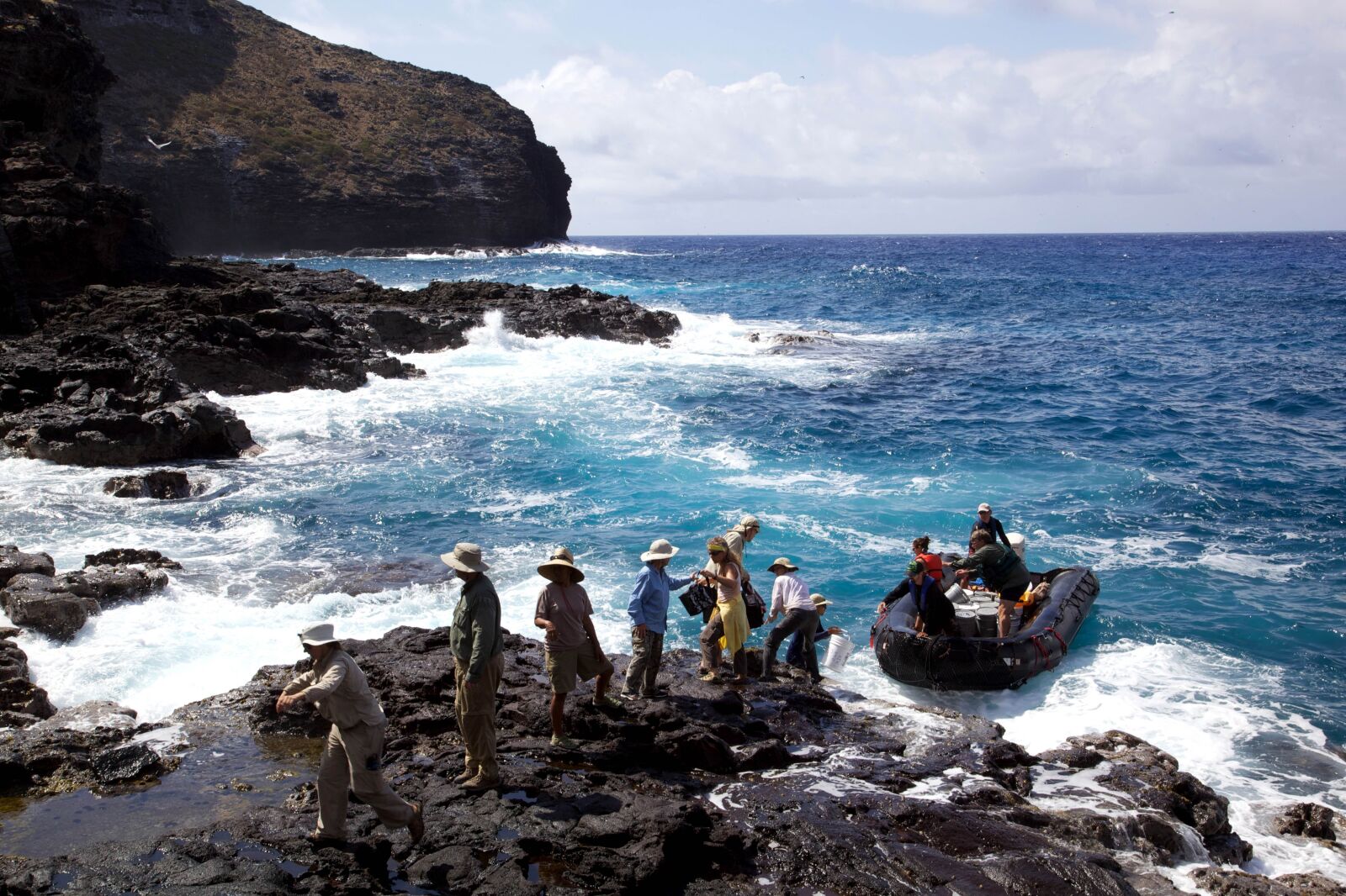 Canon EOS 5D Mark II sample photo. Expedition, people, explore, island photography