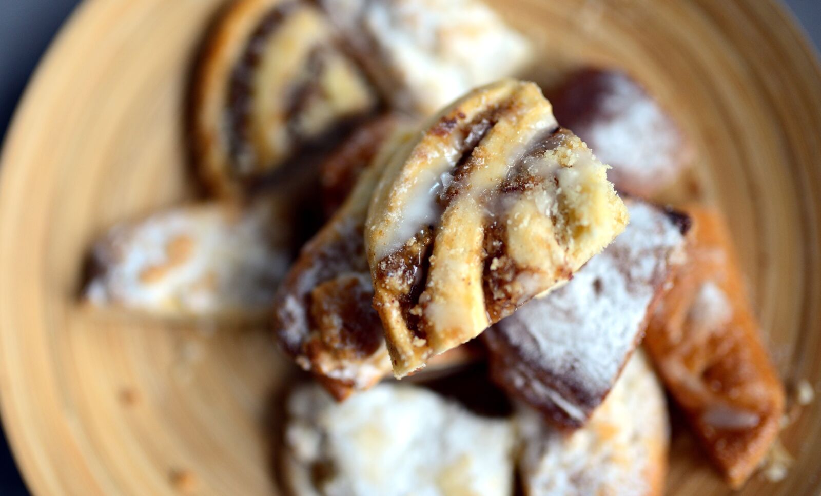 Nikon D610 sample photo. Yeast particles, yeast biscuits photography