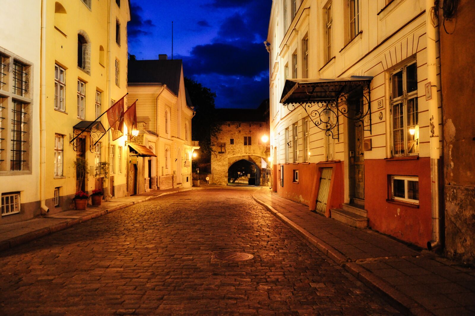 Nikon D5000 sample photo. Tallin, estonia, city photography
