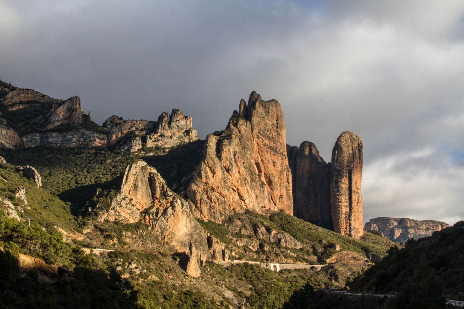 Canon EF-S 18-200mm F3.5-5.6 IS sample photo. Mays, mountain, mountain landscape photography