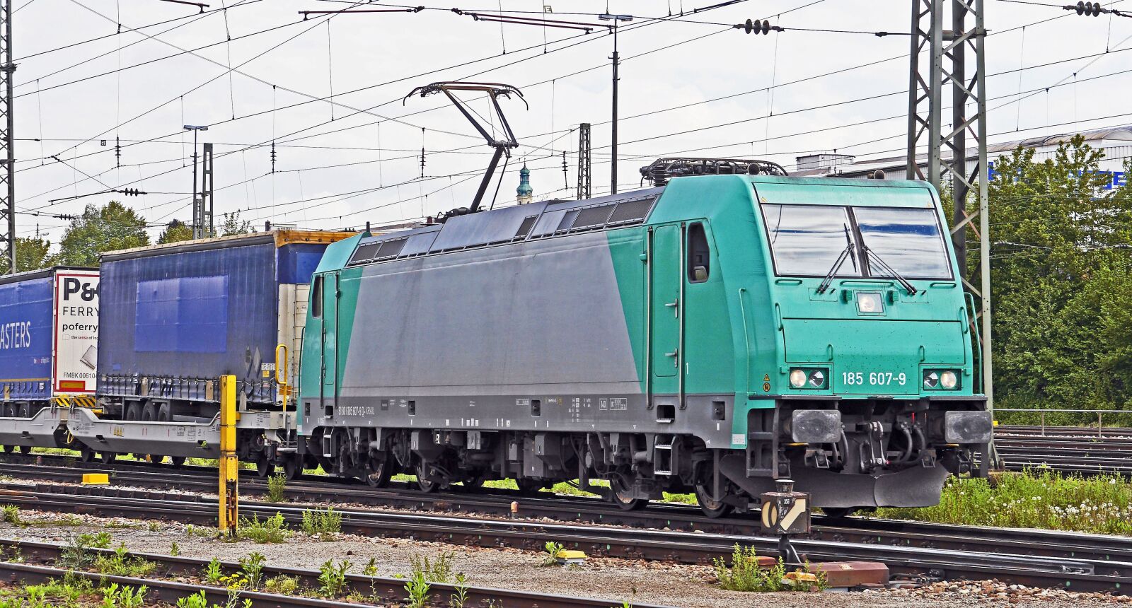 Panasonic Lumix DMC-GH3 sample photo. Electric locomotive, container train photography