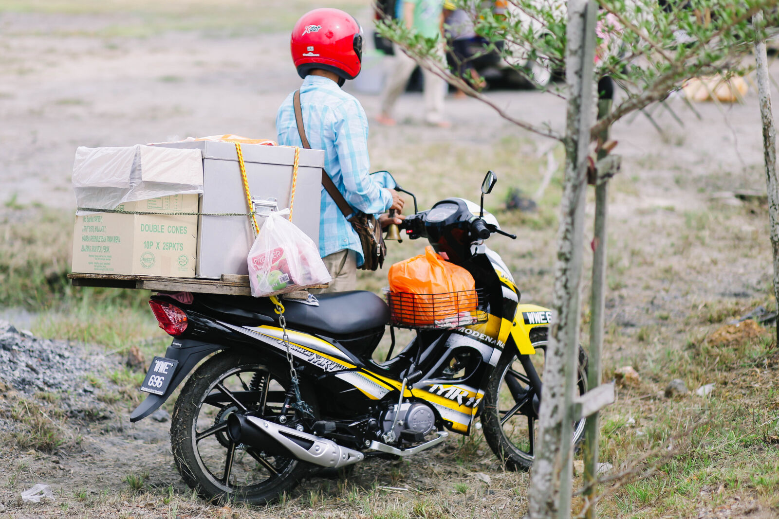 Canon EF 85mm F1.8 USM sample photo. Man, riding, motorcycle photography