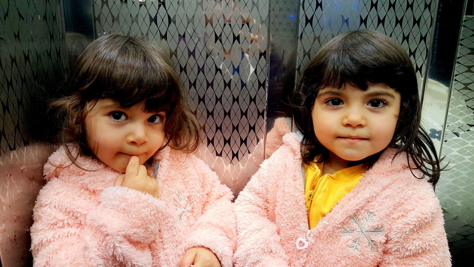 Samsung Galaxy S6 sample photo. Cute, twins photography