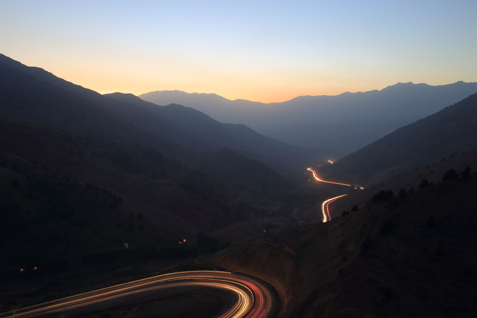 Canon EOS 5D Mark III sample photo. Mountains, sunset, serpentine photography
