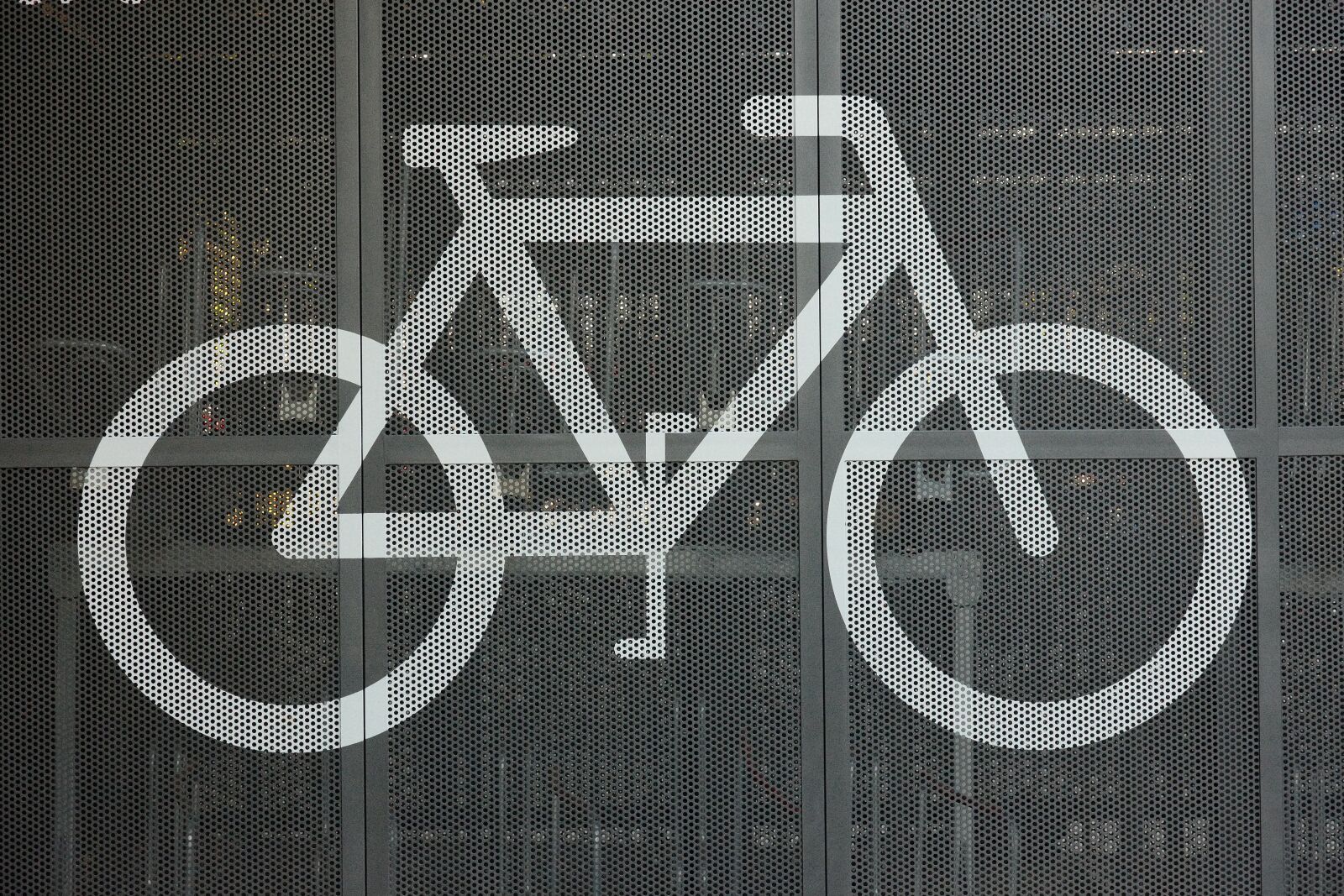 Leica CL + Vario-Elmar TL 1:3.5-5.6 / 18-56 ASPH. sample photo. Bike, symbol, icon photography