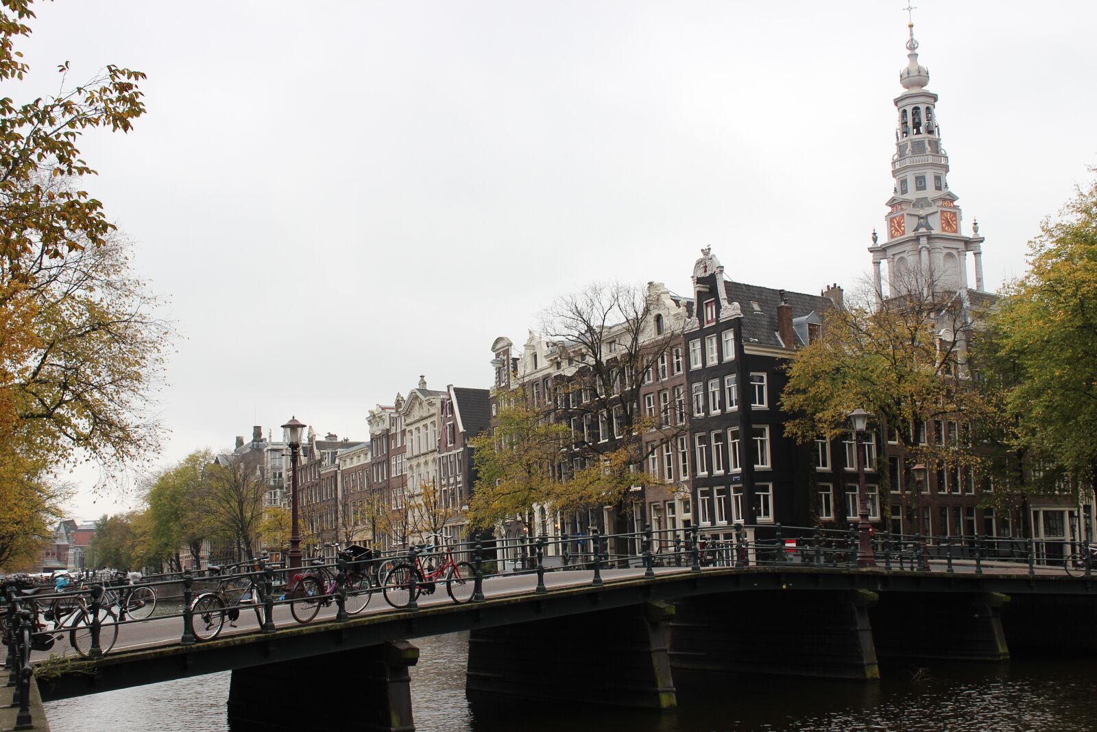 Canon EOS 600D (Rebel EOS T3i / EOS Kiss X5) sample photo. Amsterdam, channels, tourist photography