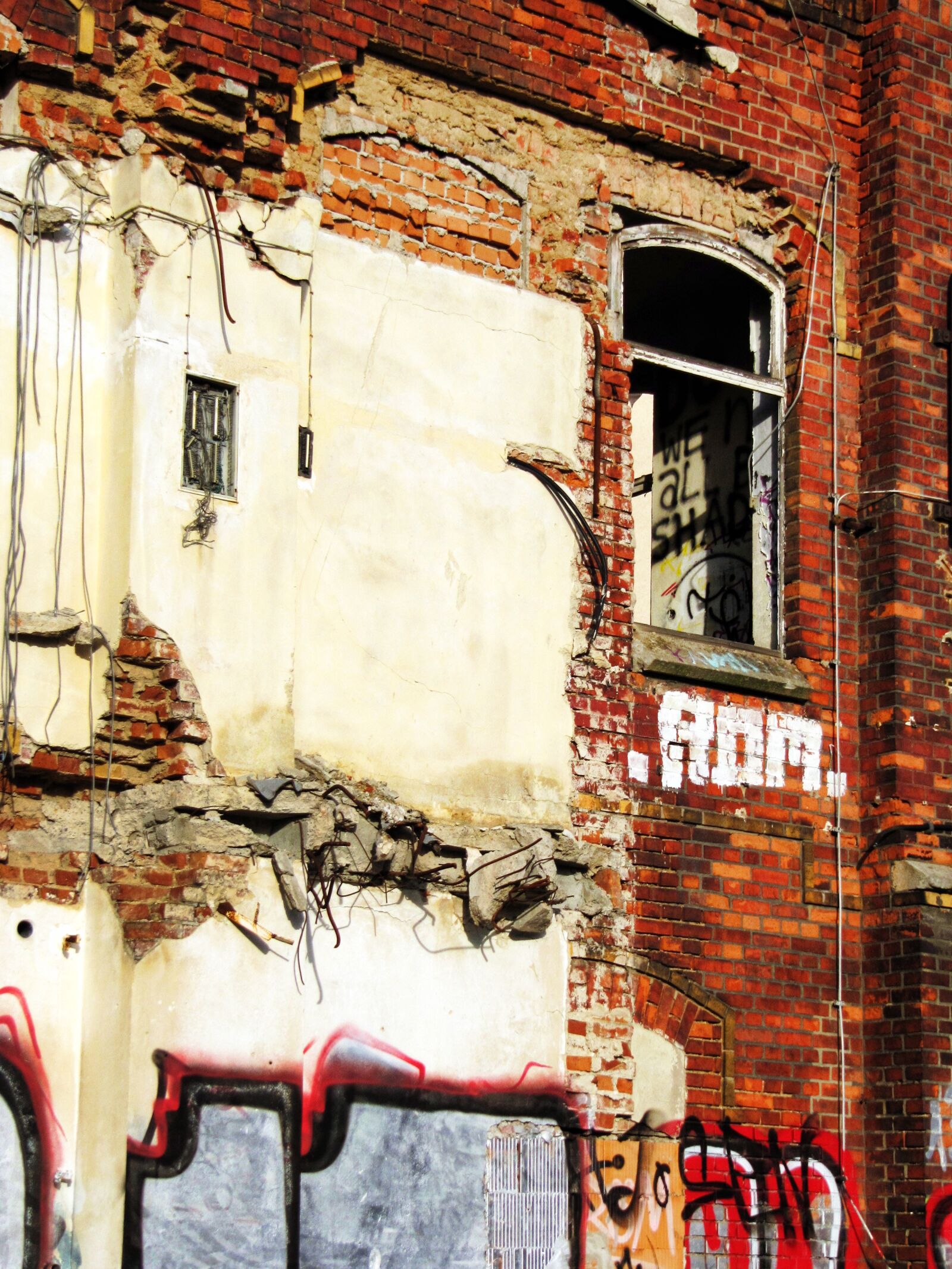 Canon PowerShot SX200 IS sample photo. Factory, building, old photography