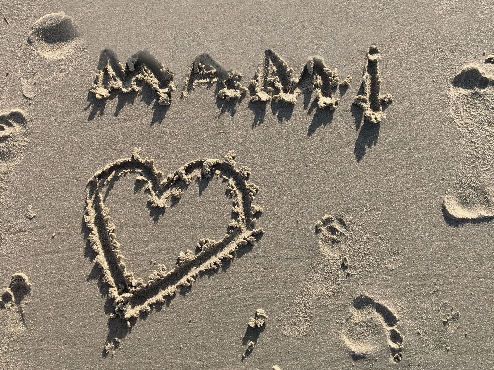 Apple iPhone 6s sample photo. Sand, beach, tracks in photography