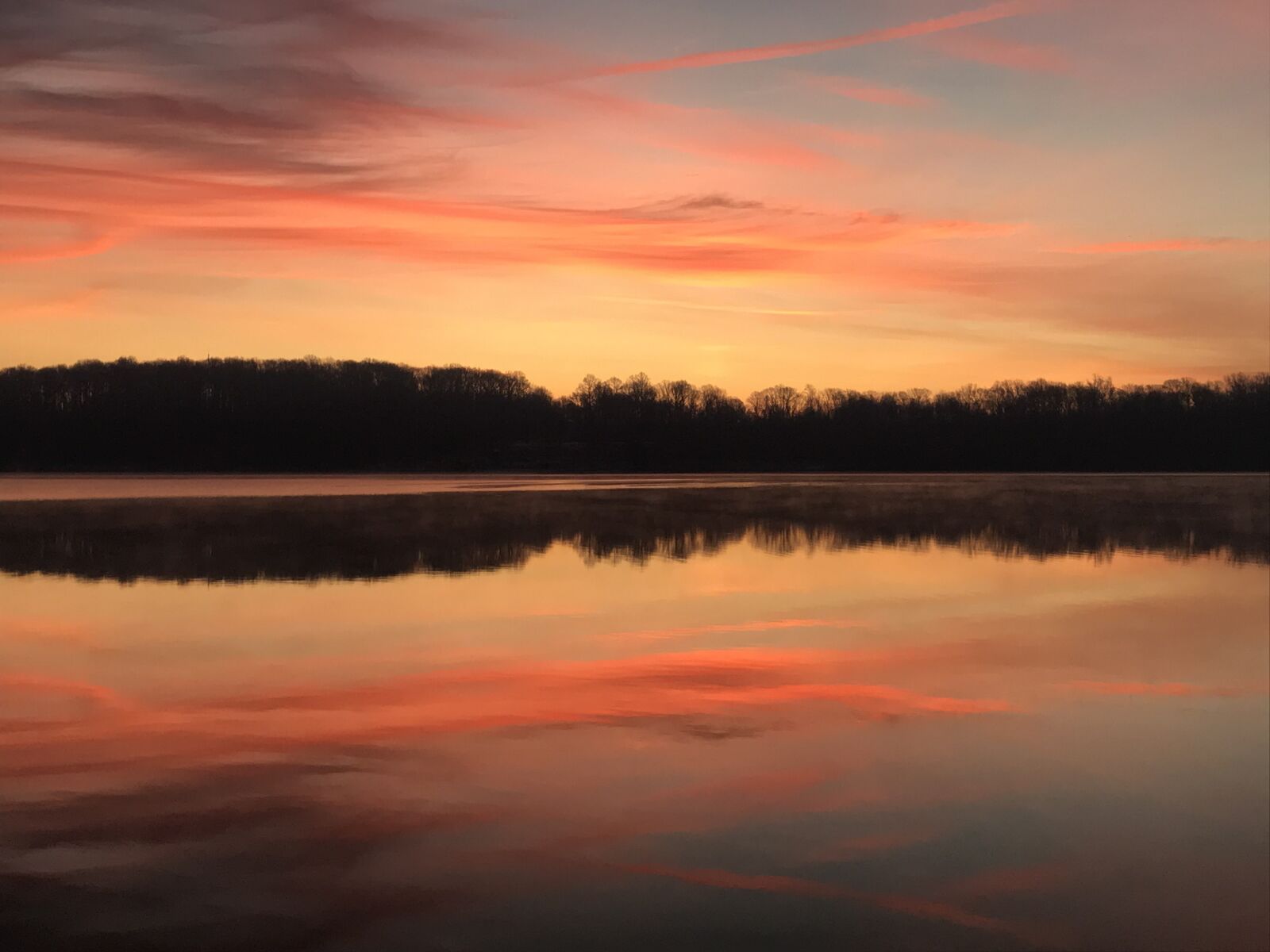 iPhone 7 back camera 3.99mm f/1.8 sample photo. Morning, sunrise, lake photography