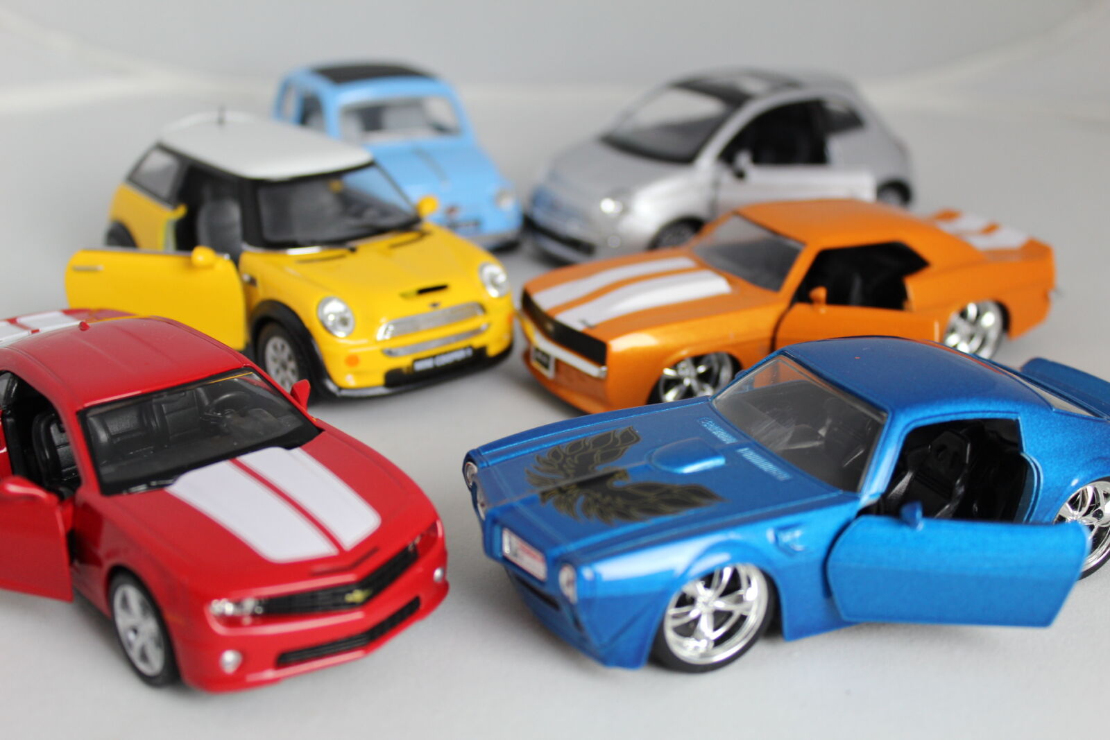 Canon EOS 600D (Rebel EOS T3i / EOS Kiss X5) sample photo. Lots, of, mini, cars photography