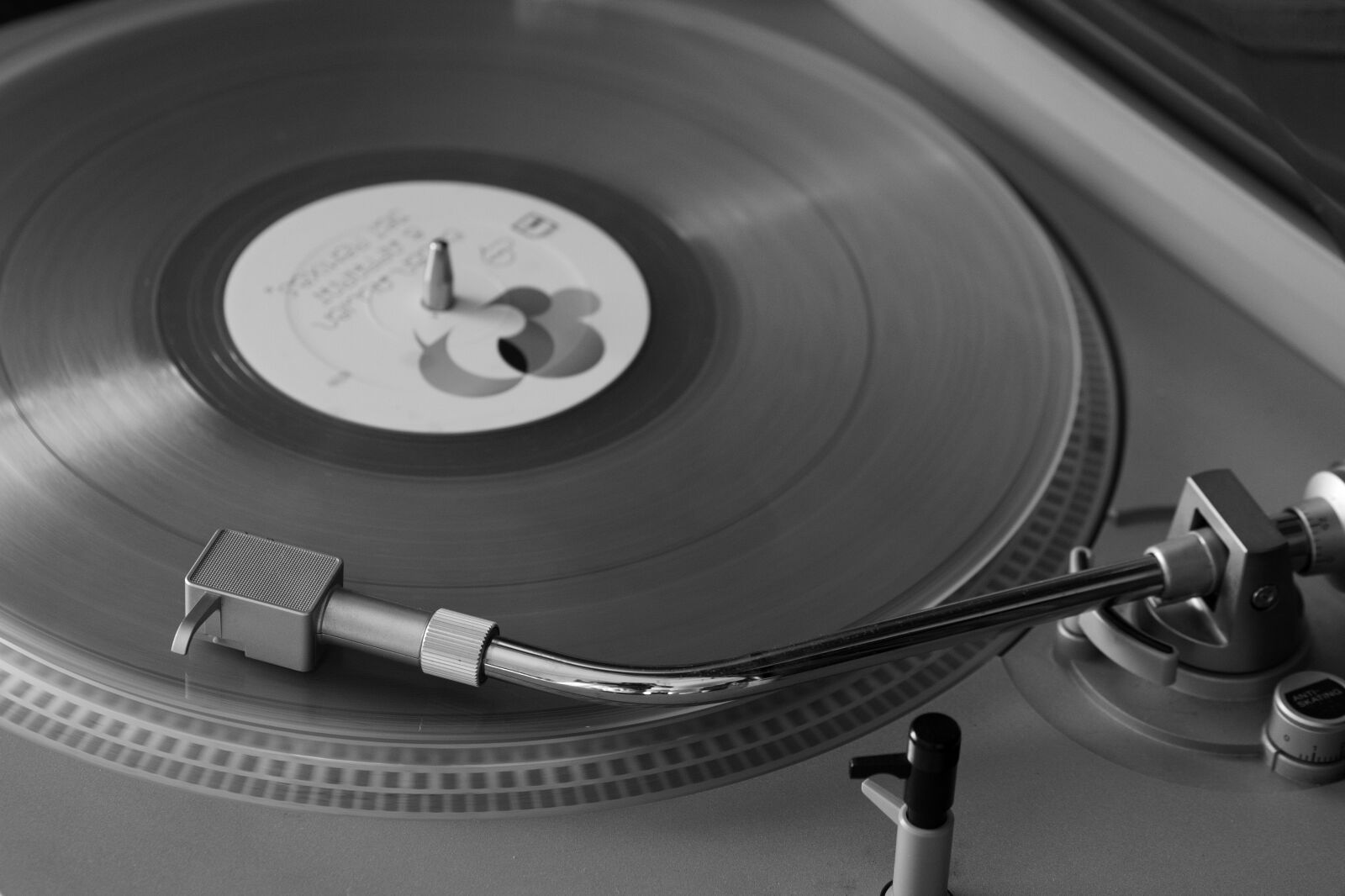 Olympus OM-D E-M5 sample photo. Music, music player, sound photography