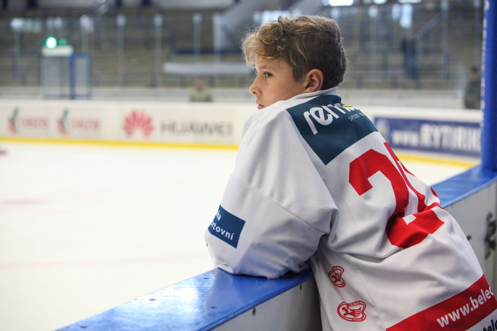 Canon EOS 5D Mark II sample photo. Hockey, slavia, skater photography