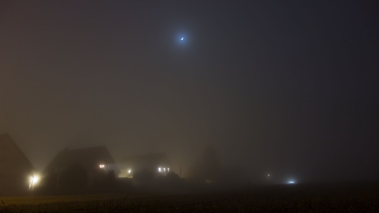 Sony Cyber-shot DSC-RX100 sample photo. Field, foggy, houses, moon photography