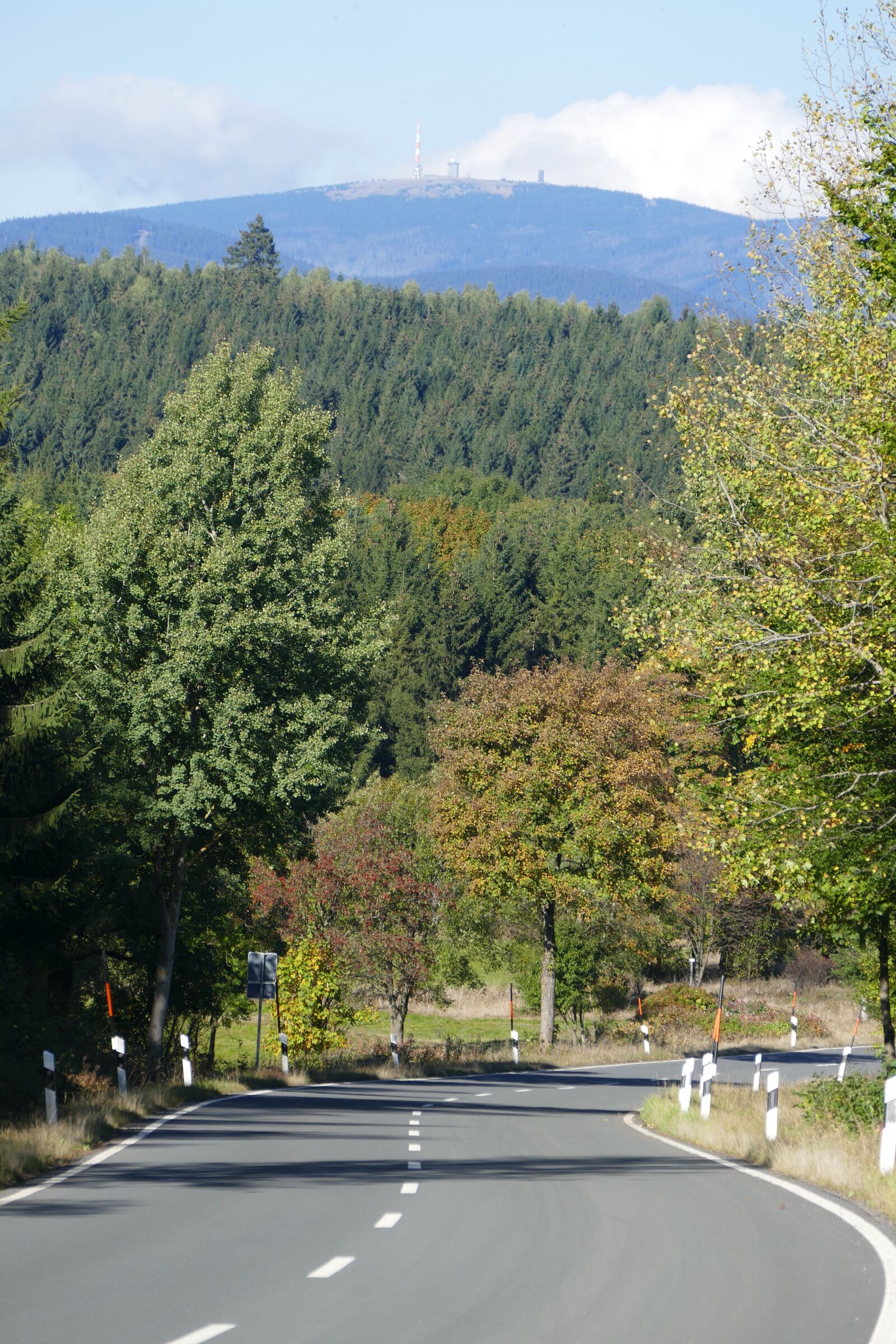 Panasonic Lumix DMC-FZ1000 sample photo. Landscape, road, nature photography