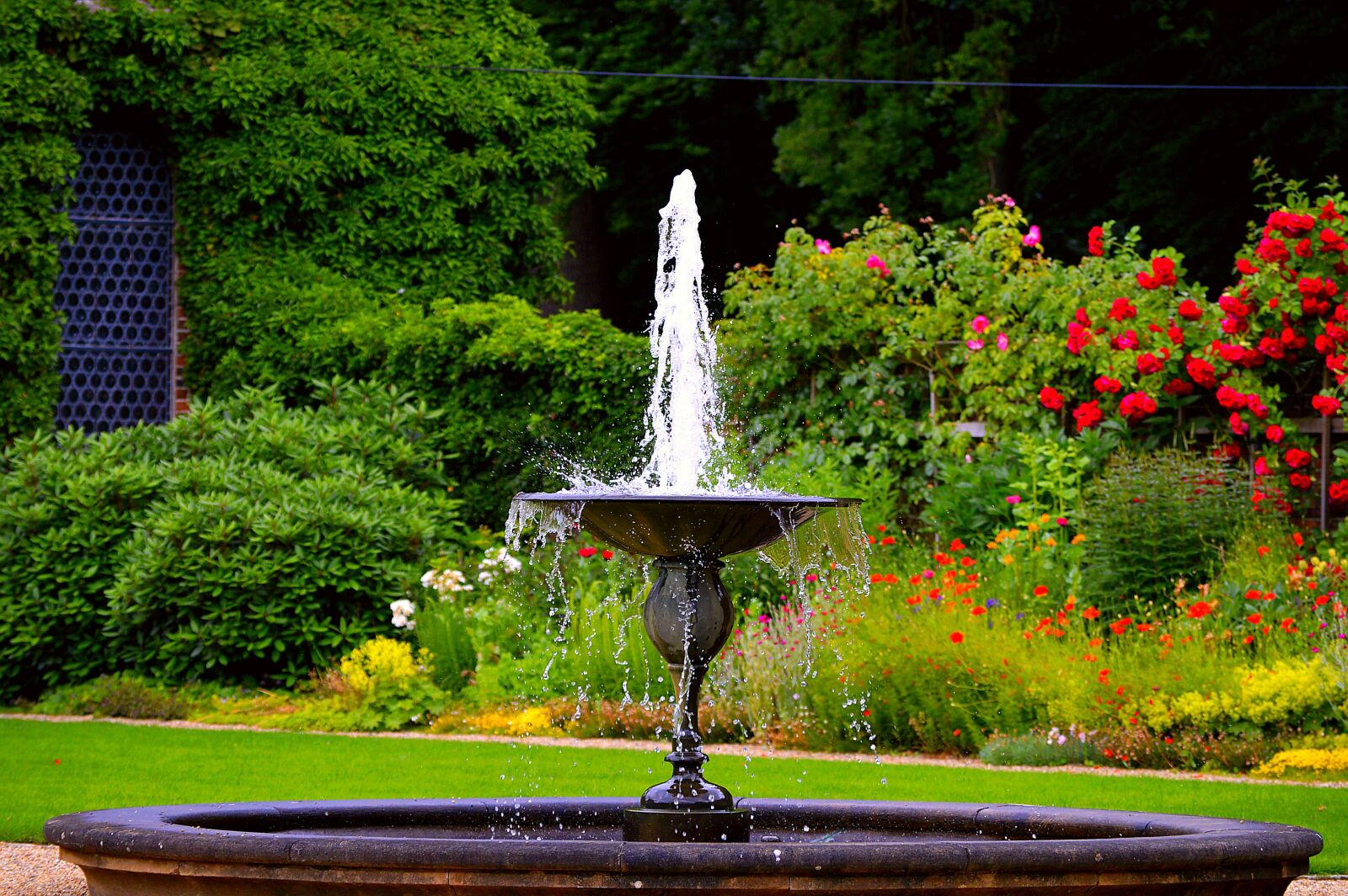 Nikon D3200 sample photo. Fountain, water games, water photography