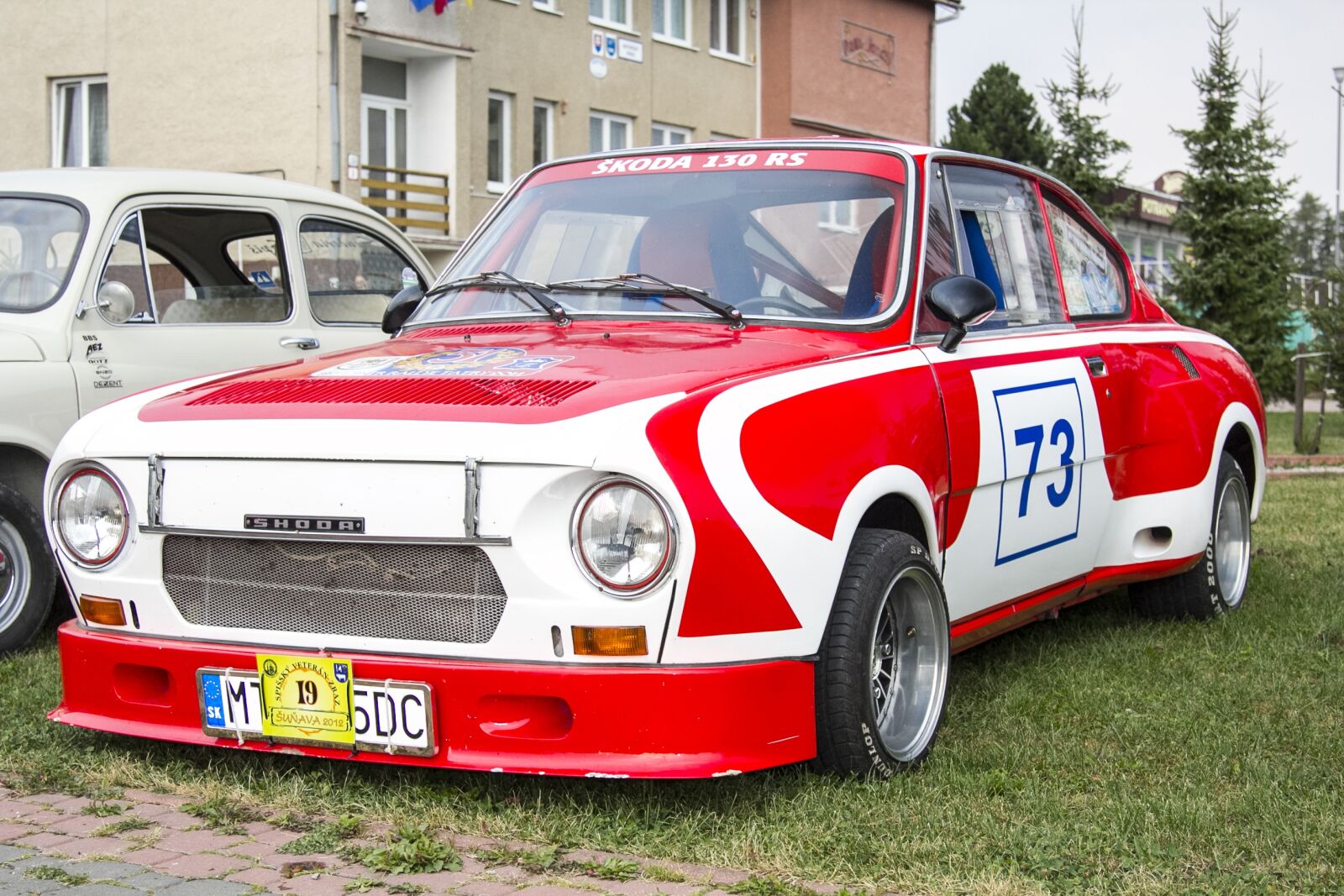 Canon EOS 60D + Canon EF 24-105mm F4L IS USM sample photo. Car, shame, veteran photography