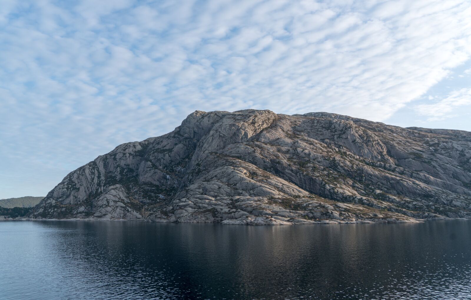 Sony a7R II + Sony FE 24-240mm F3.5-6.3 OSS sample photo. Norway, rock, landscape photography