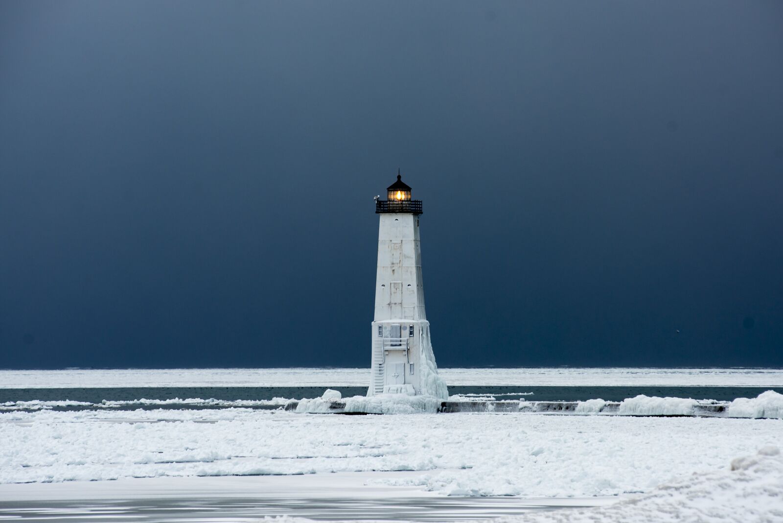 Nikon D810 sample photo. Lighthouse, ice, winter photography