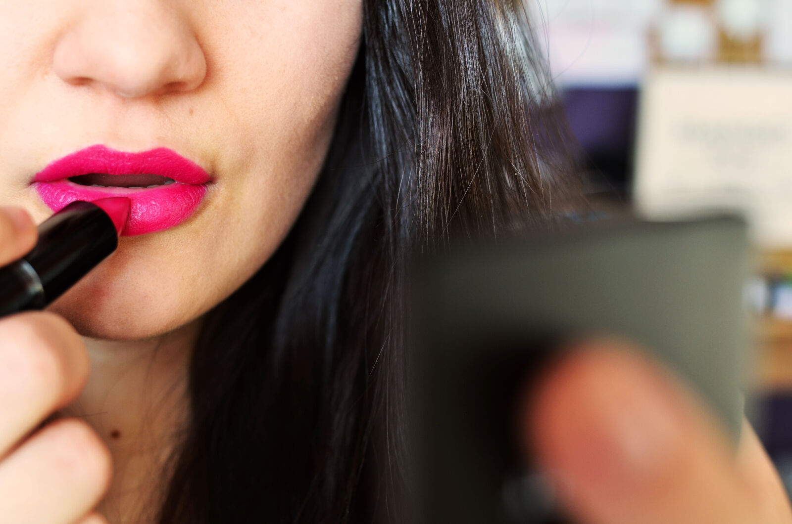 Nikon D5100 + Nikon AF-S DX Nikkor 35mm F1.8G sample photo. Woman, makeup, beauty, lipstick photography