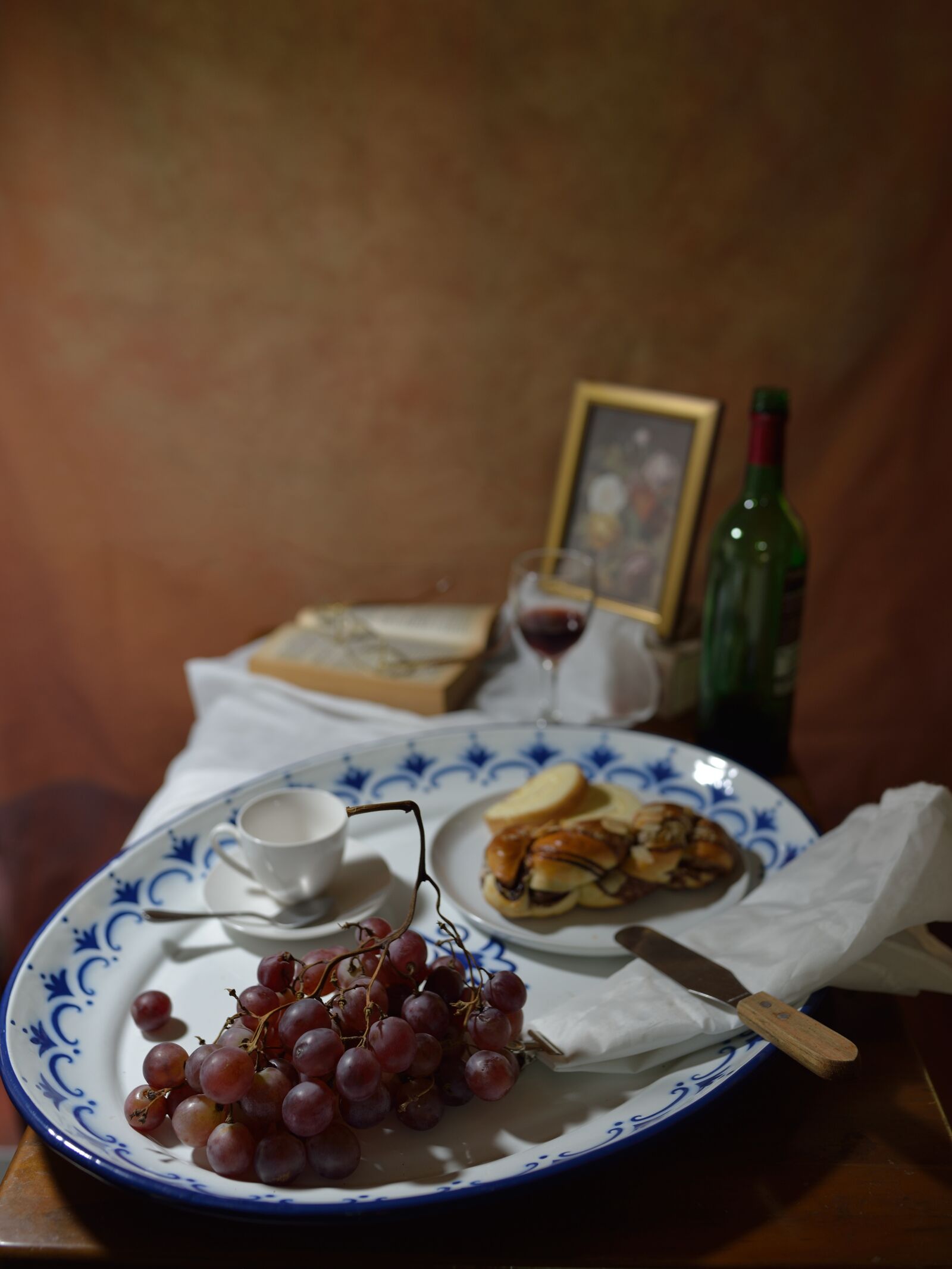 Nikon D610 sample photo. Table, grapes, cup photography