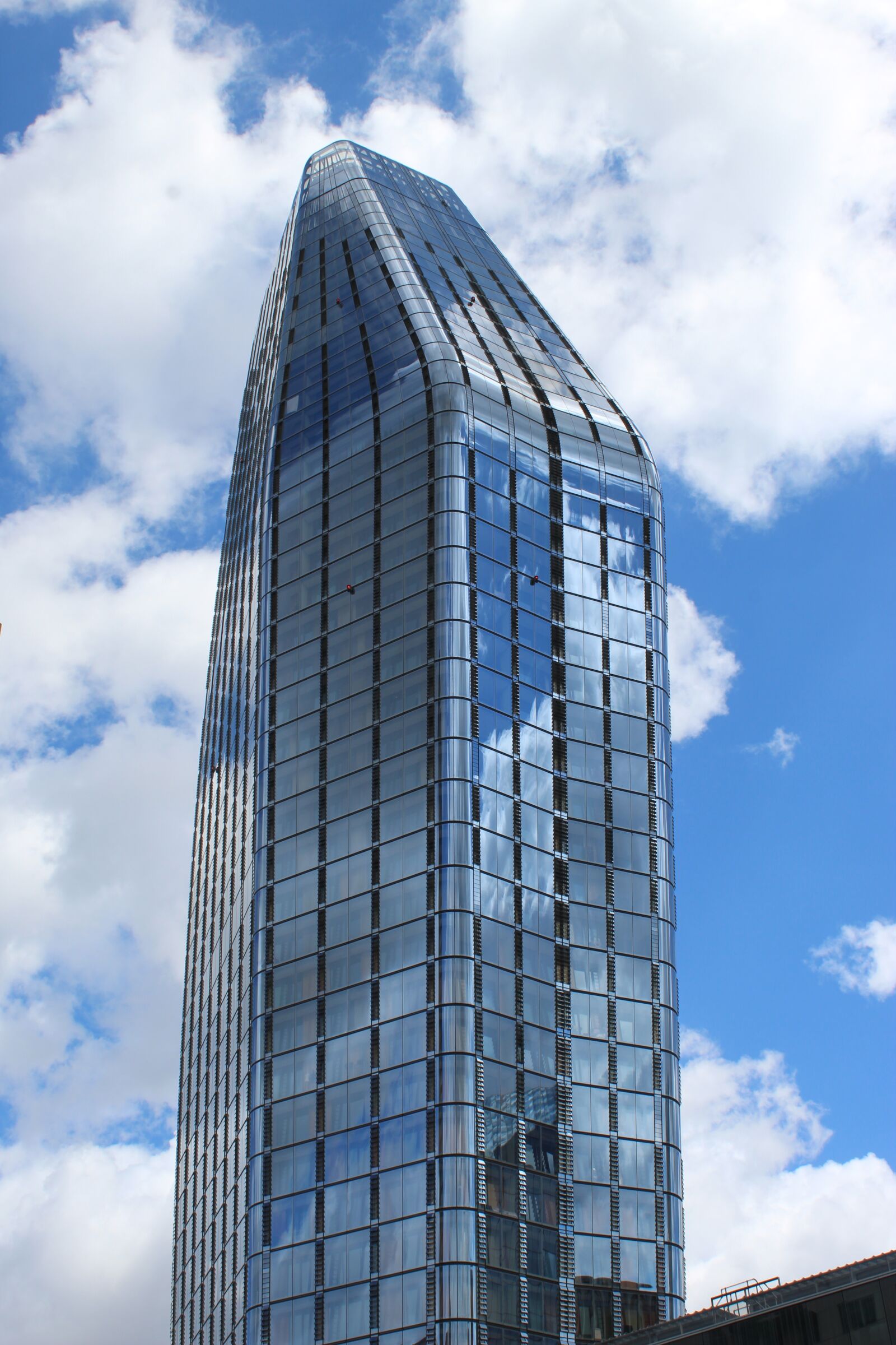 Canon EOS 1300D (EOS Rebel T6 / EOS Kiss X80) sample photo. Building, london, city photography