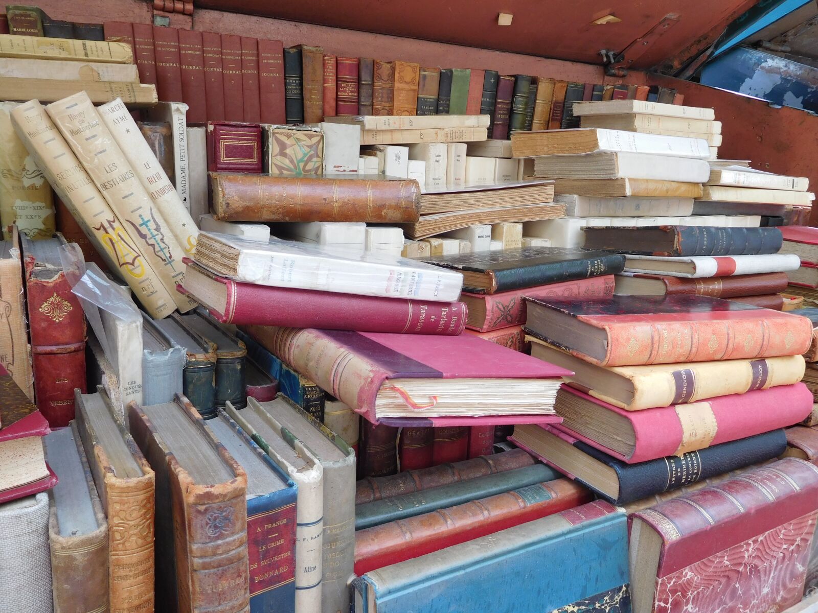 Nikon Coolpix S7000 sample photo. Books, paris, seine photography