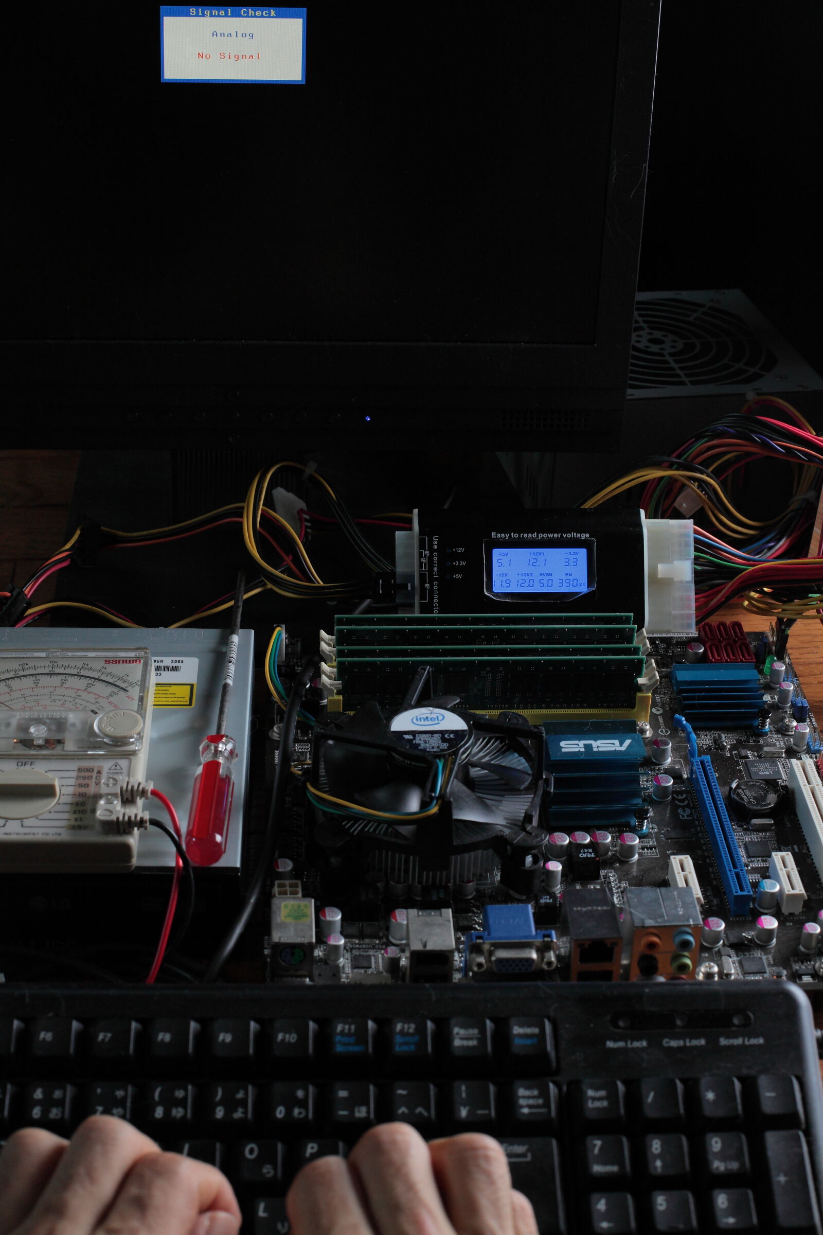 Canon EOS 5D Mark II sample photo. Broken, cd, circuit, computer photography