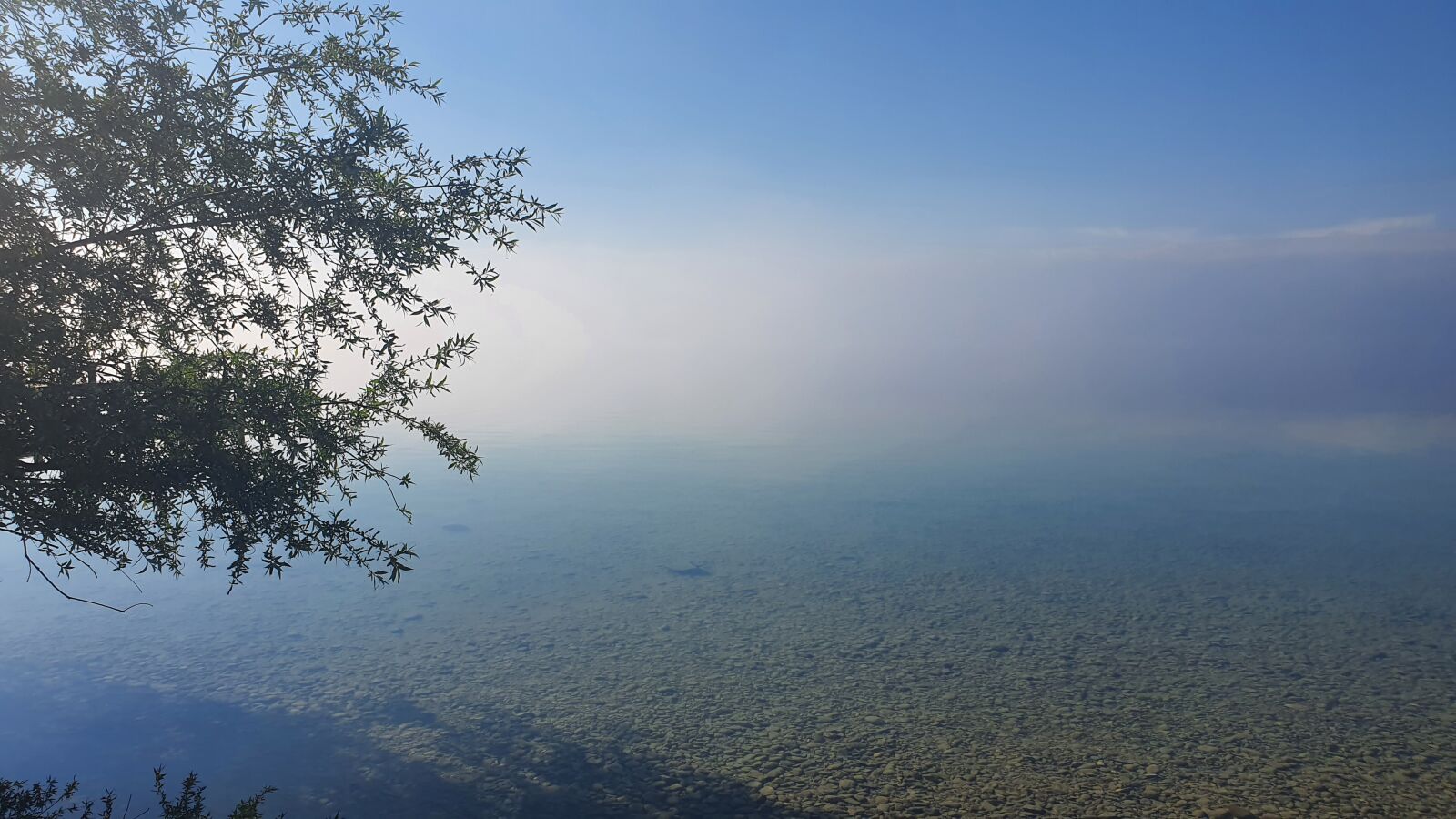 Samsung Galaxy S10 sample photo. Lake, clouds, reflection photography