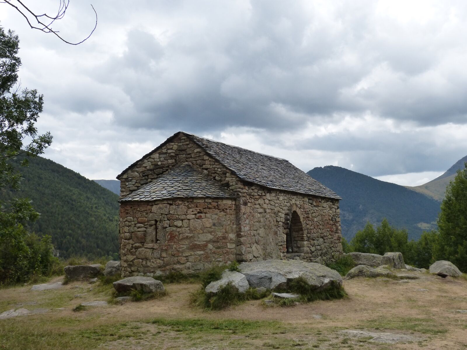 Panasonic DMC-FZ62 sample photo. Hermitage, romanesque, heritage photography