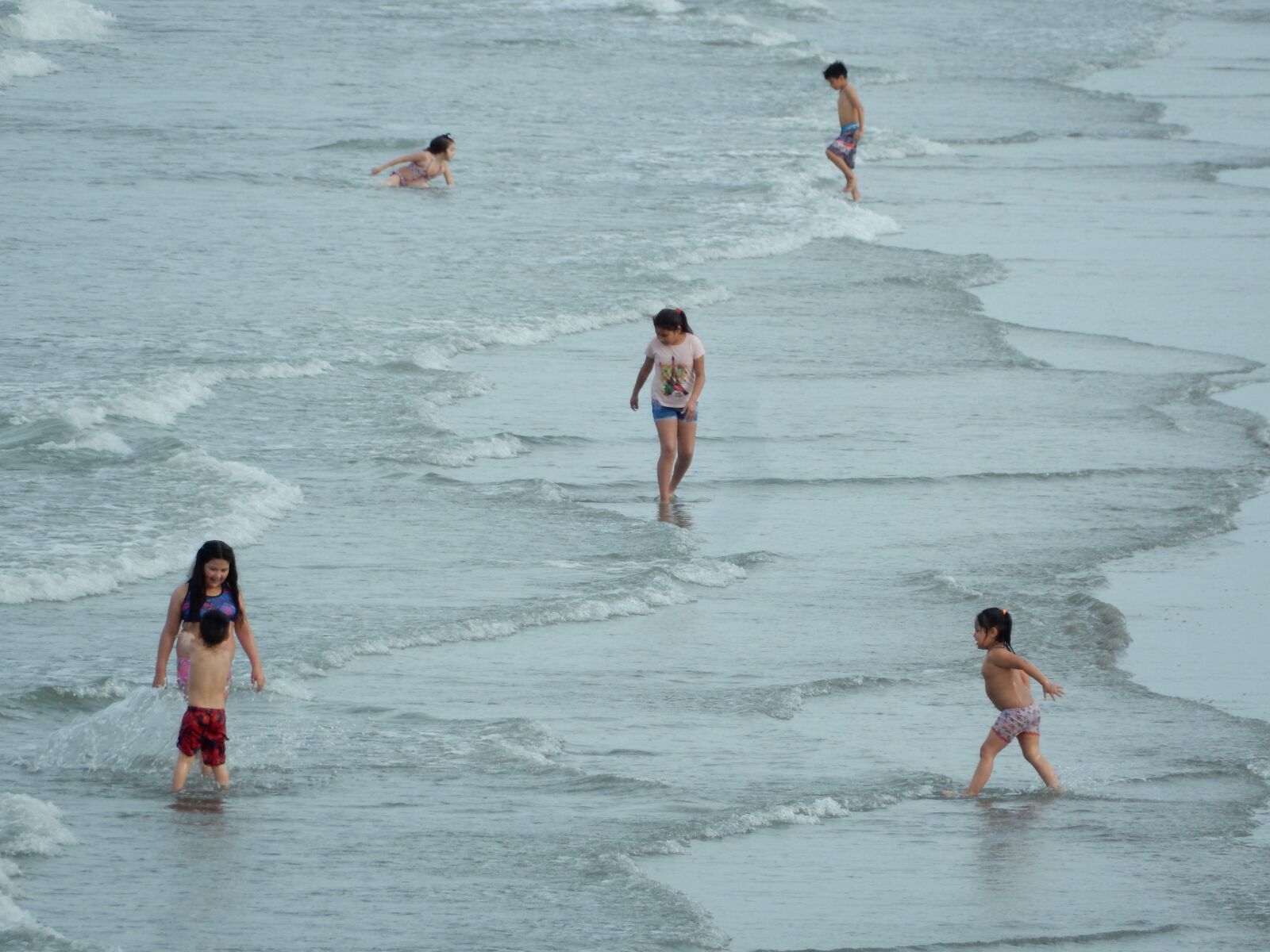 Nikon Coolpix S9900 sample photo. Beach, children, play photography