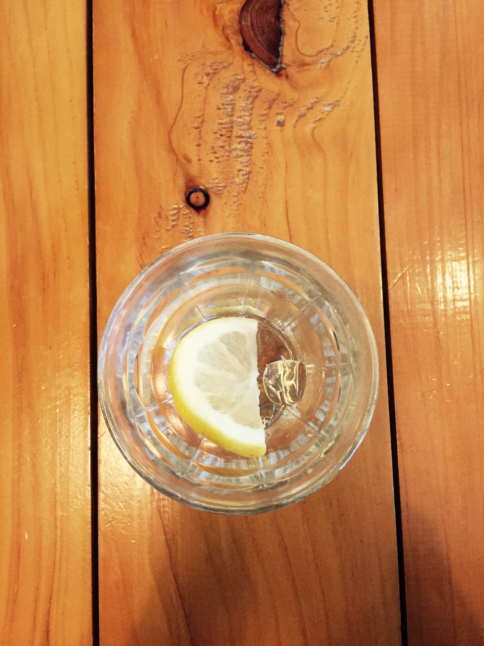 iPhone 6 back camera 4.15mm f/2.2 sample photo. Lemon, water photography