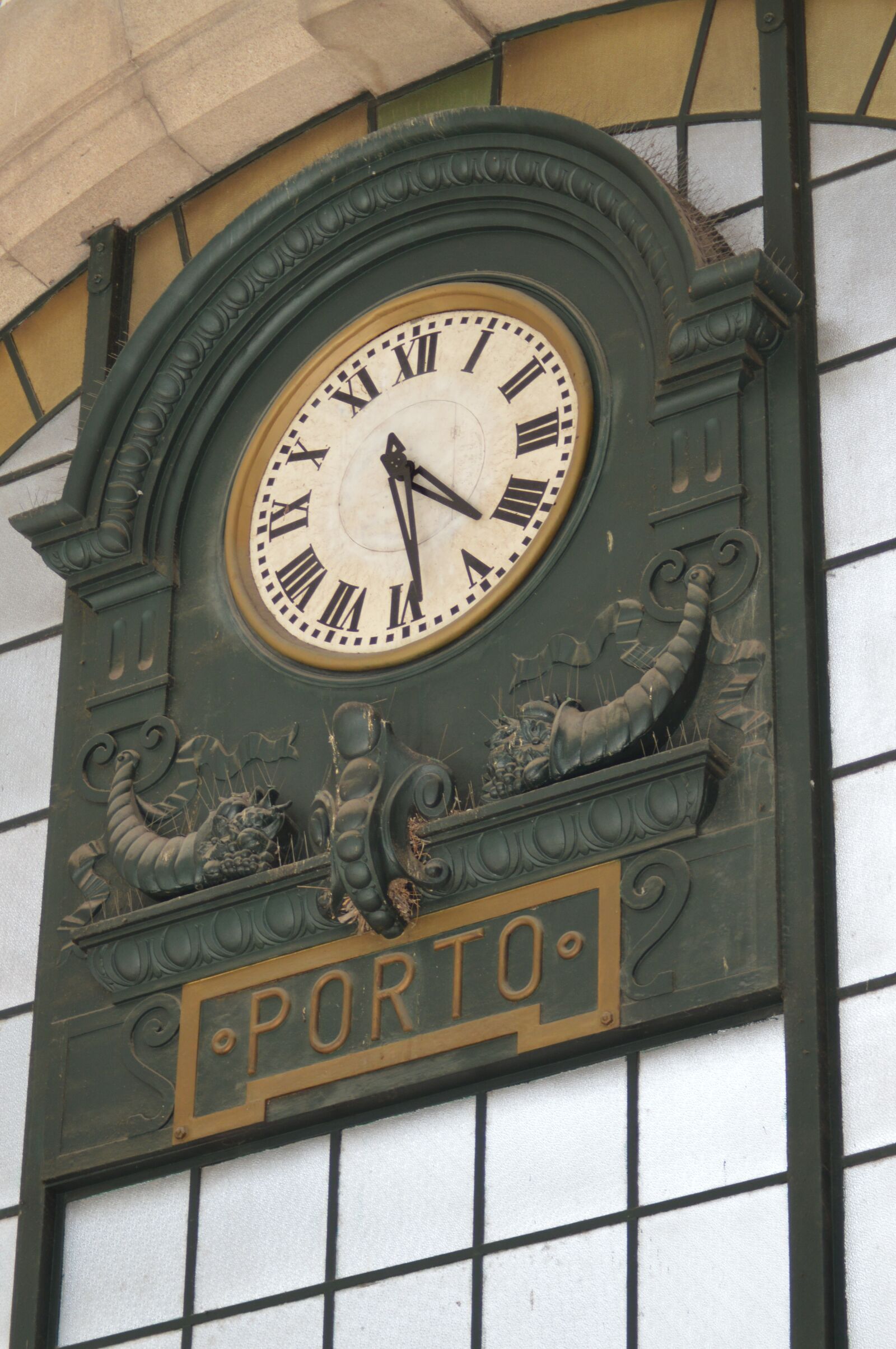 Nikon D3200 sample photo. Clock, station, port photography