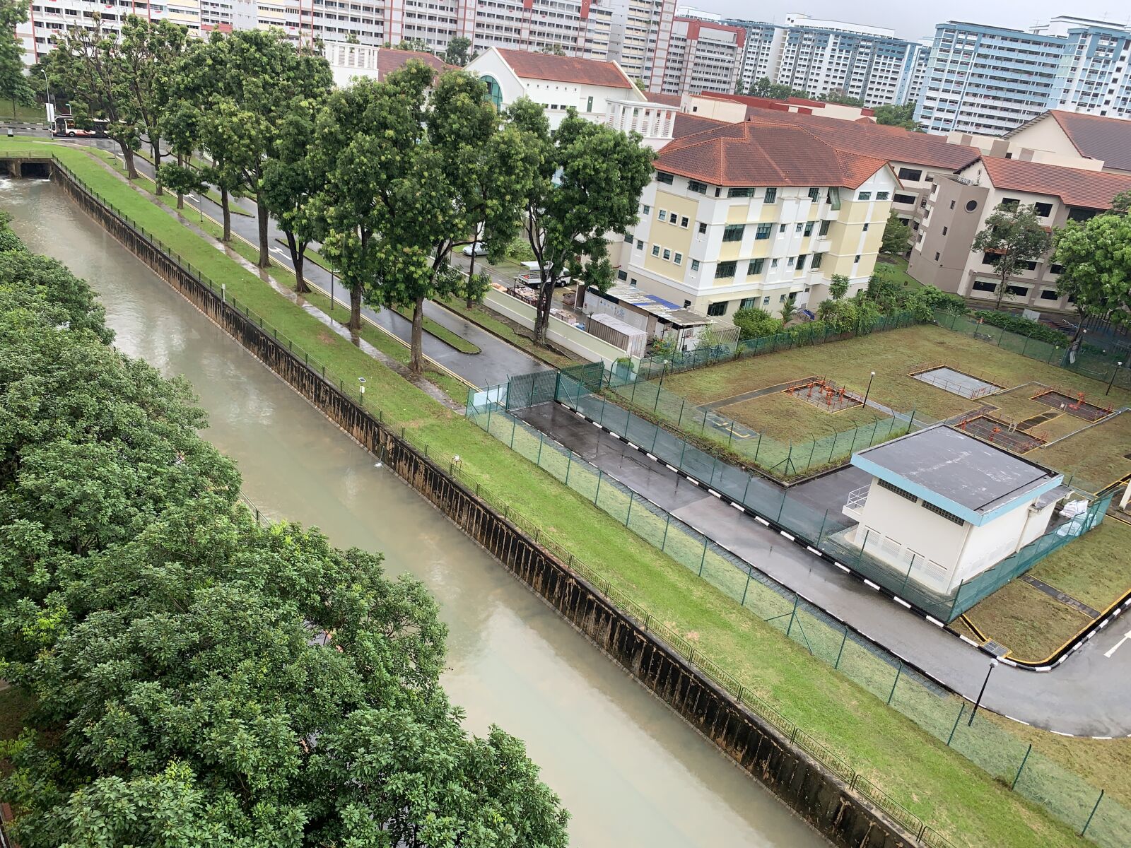 iPhone XS Max back dual camera 4.25mm f/1.8 sample photo. Mood, rain, lonely photography