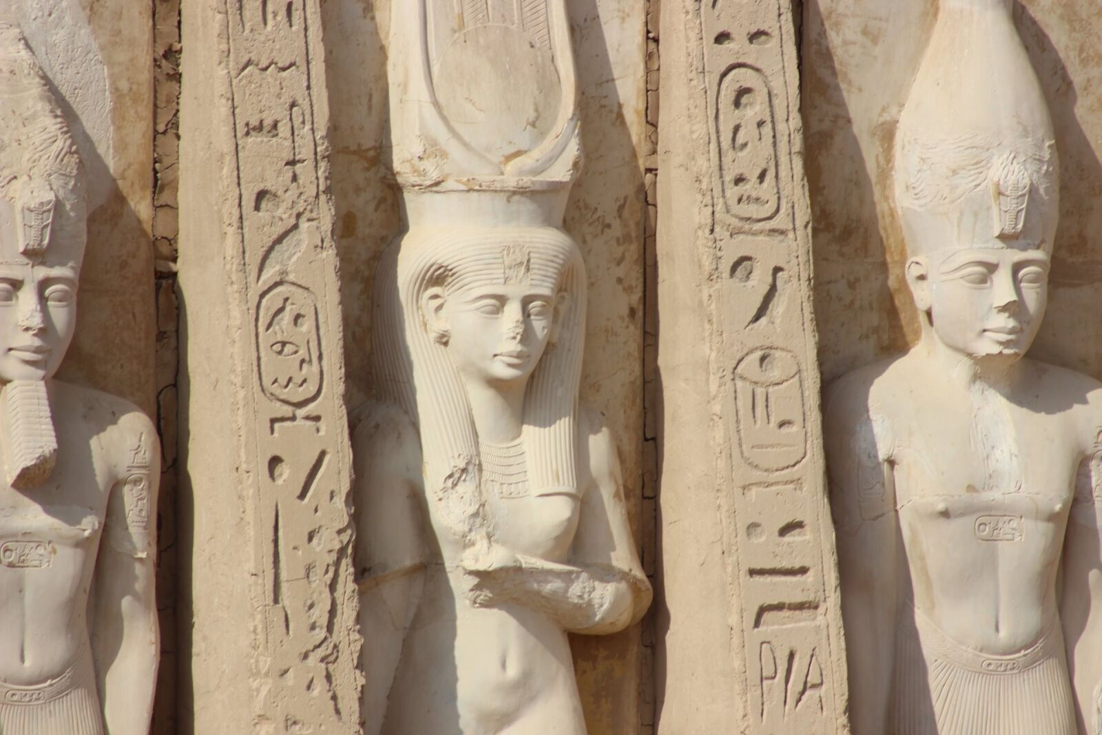 Canon EOS 600D (Rebel EOS T3i / EOS Kiss X5) sample photo. Egyptian temple, historic site photography