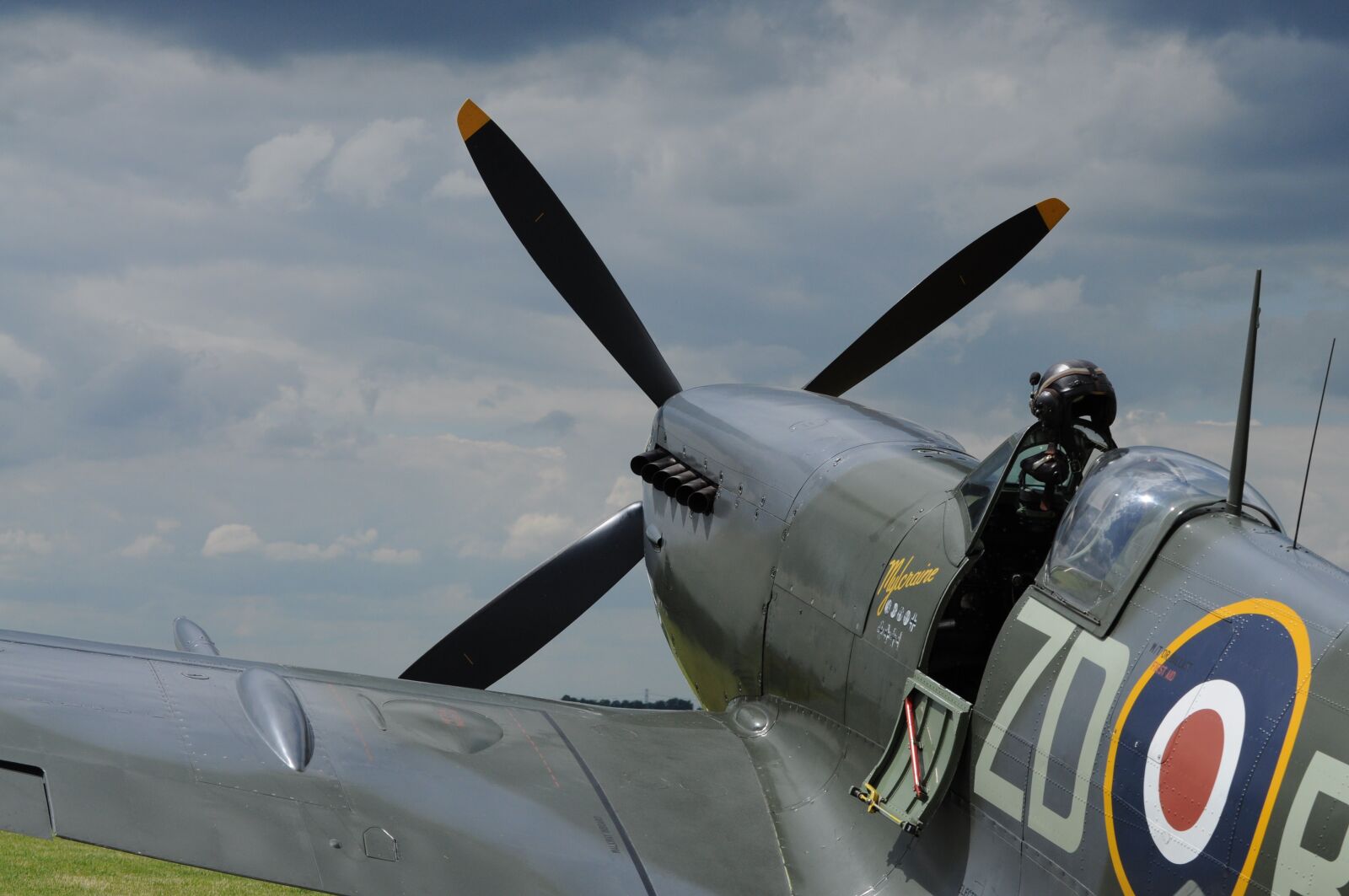 Nikon D5000 sample photo. Aircraft, military, spitfire photography