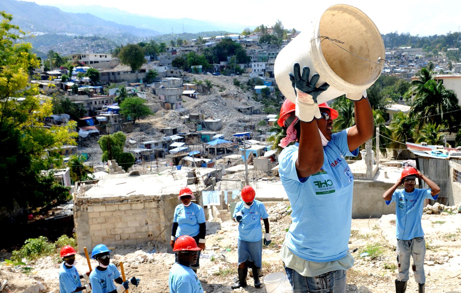 Nikon D700 sample photo. Haiti, workers, clearing, rubble photography