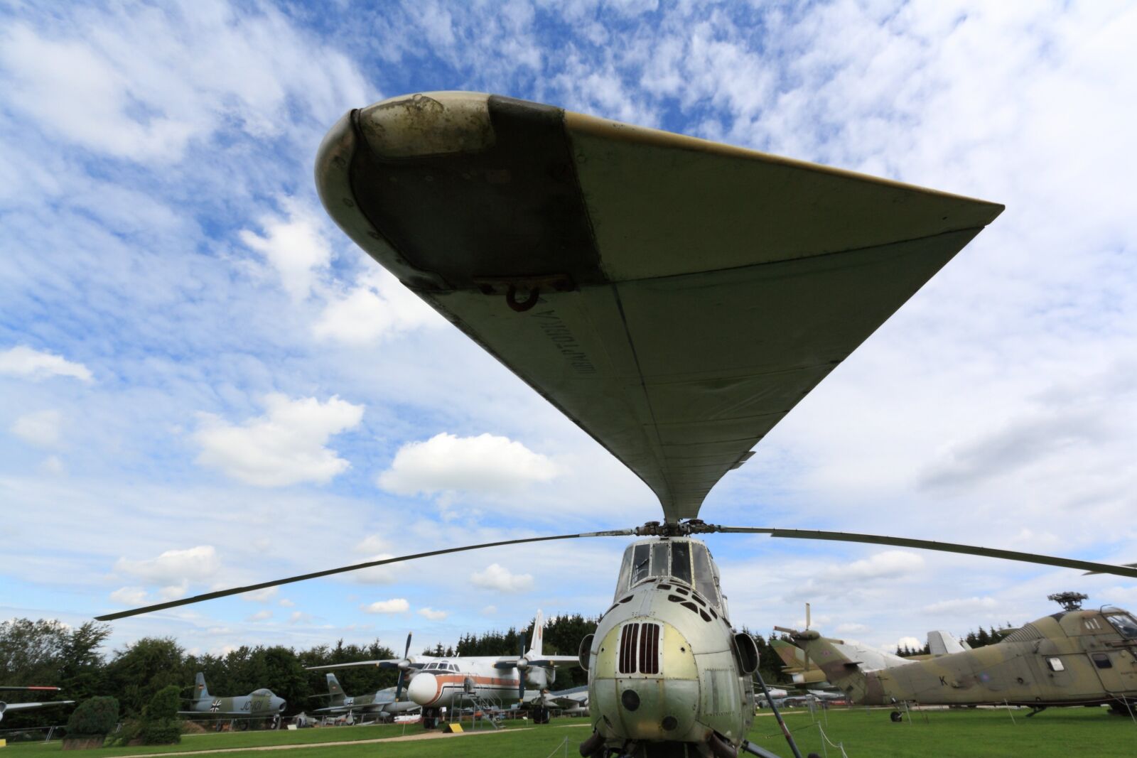 Canon EOS 1000D (EOS Digital Rebel XS / EOS Kiss F) sample photo. Germany, hermeskeil, helicopter photography