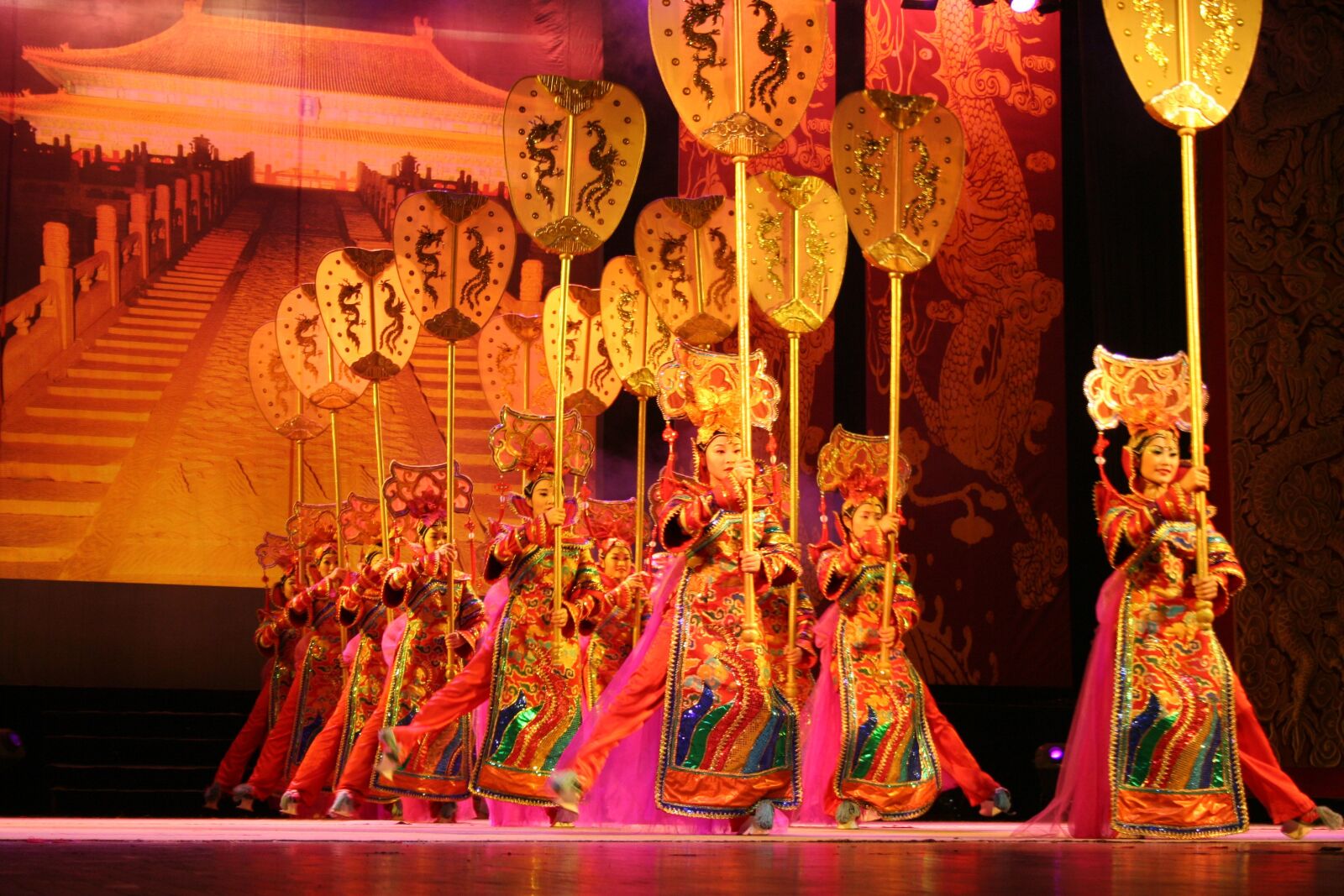 Canon EOS 350D (EOS Digital Rebel XT / EOS Kiss Digital N) sample photo. China, acrobatics, dance photography
