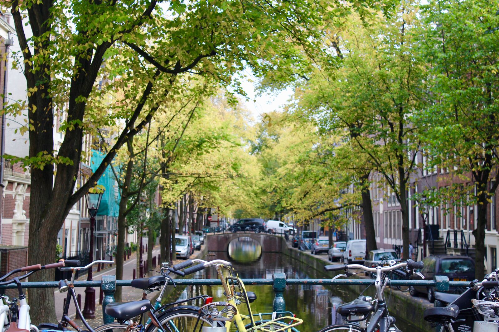 Canon EOS 1200D (EOS Rebel T5 / EOS Kiss X70 / EOS Hi) sample photo. Amsterdam, architectural, architecture, bicycle photography