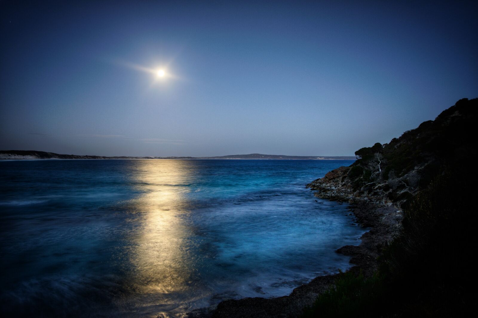Nikon D3300 sample photo. Moon rise, bay, ocean photography