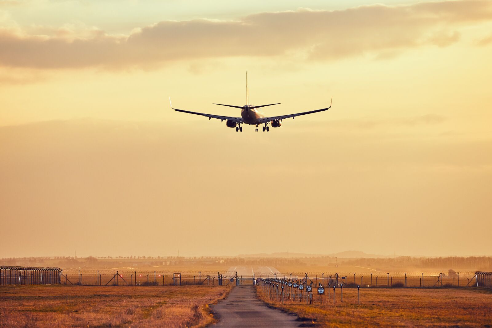 Canon EF 70-200mm F2.8L IS II USM sample photo. Airplane, airport, travel photography