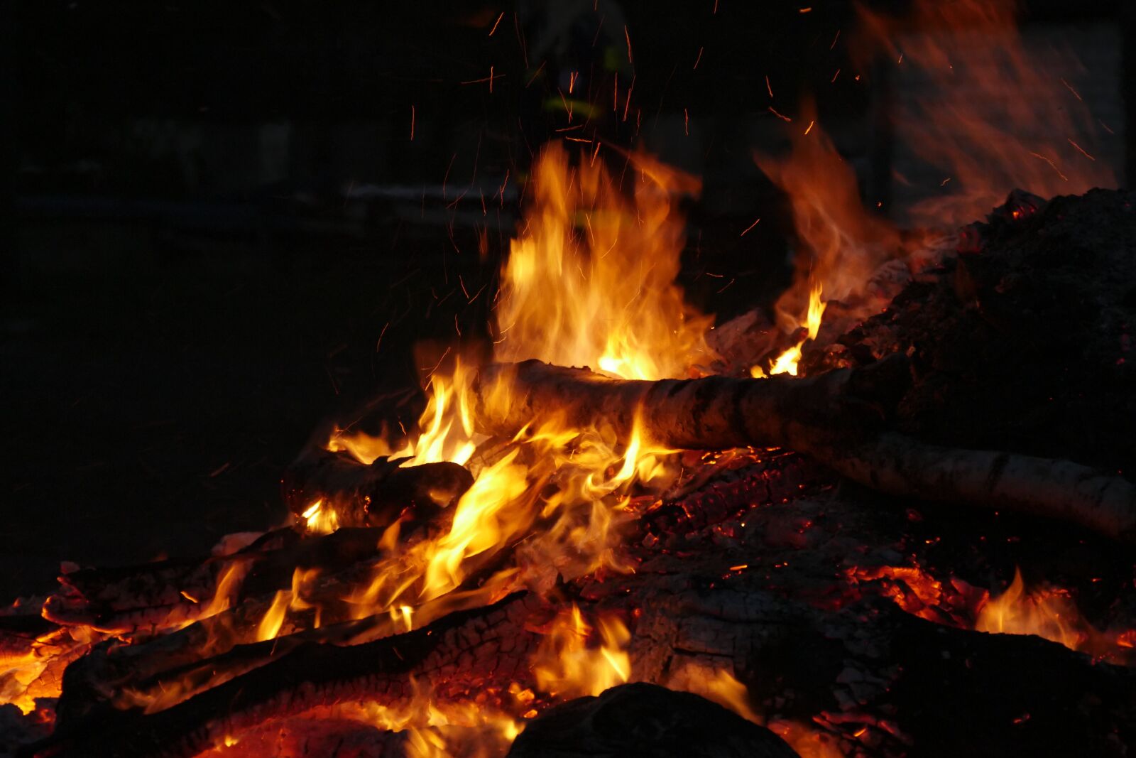 Panasonic Lumix DMC-GH4 sample photo. Fire, night, dark photography