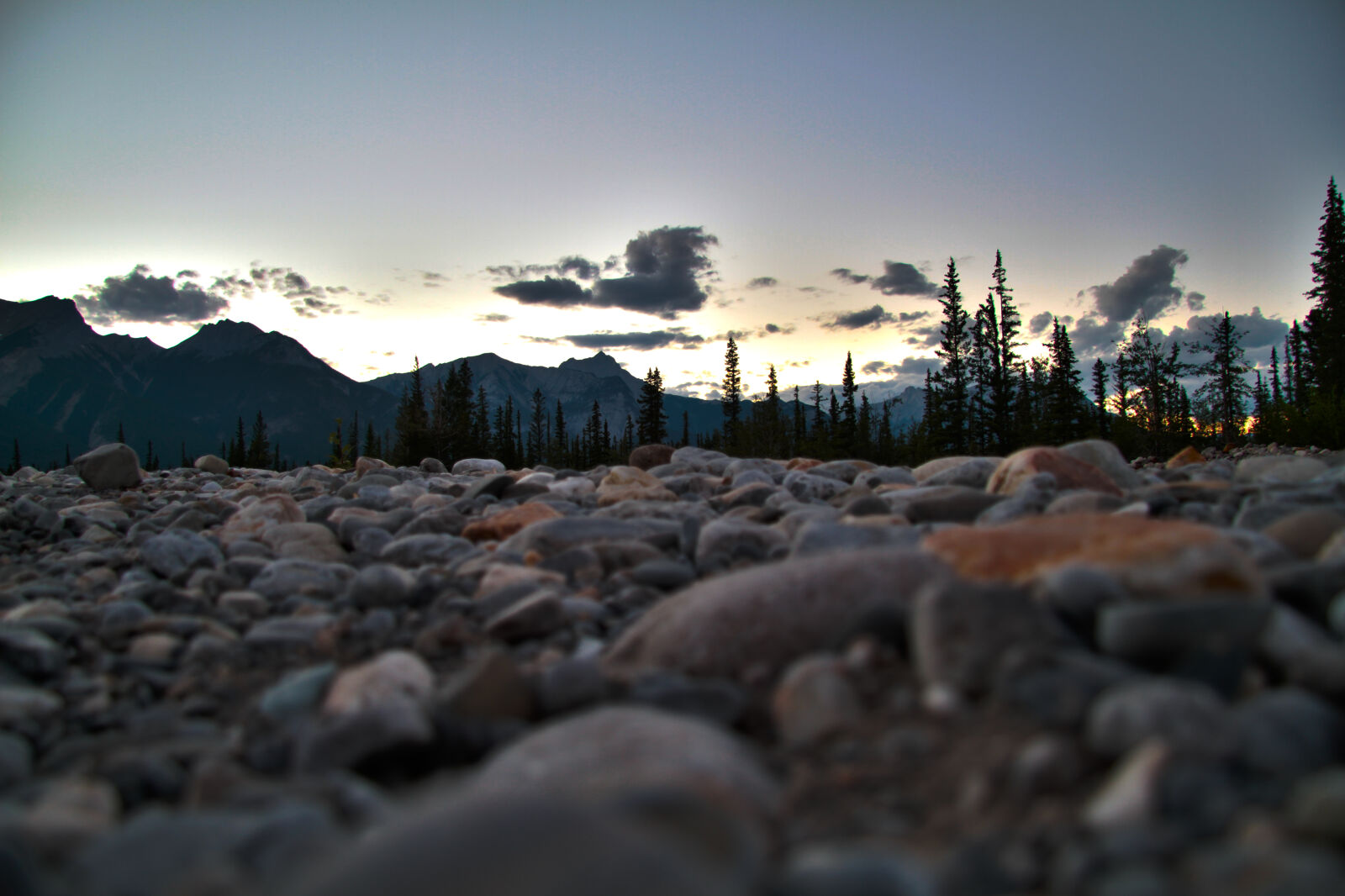 Canon EOS 7D + Canon EF-S 17-85mm F4-5.6 IS USM sample photo. Alberta, canada, mountains, sunset photography