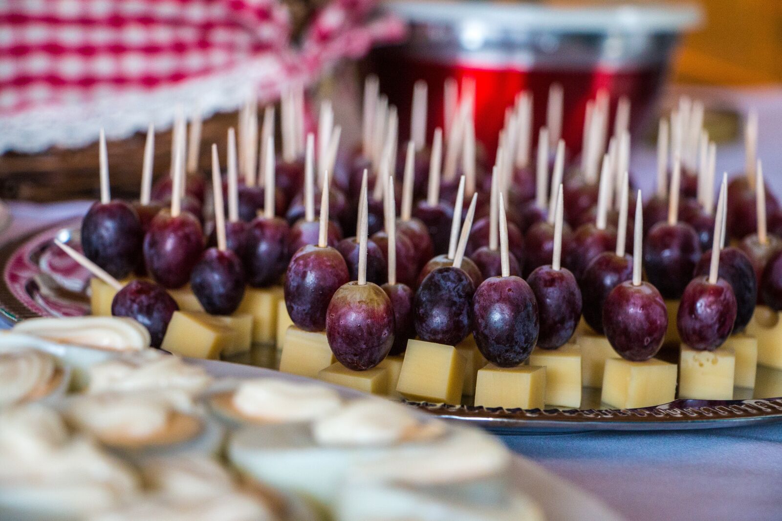 Canon EOS 70D sample photo. Grapes, cheese, toothpick photography