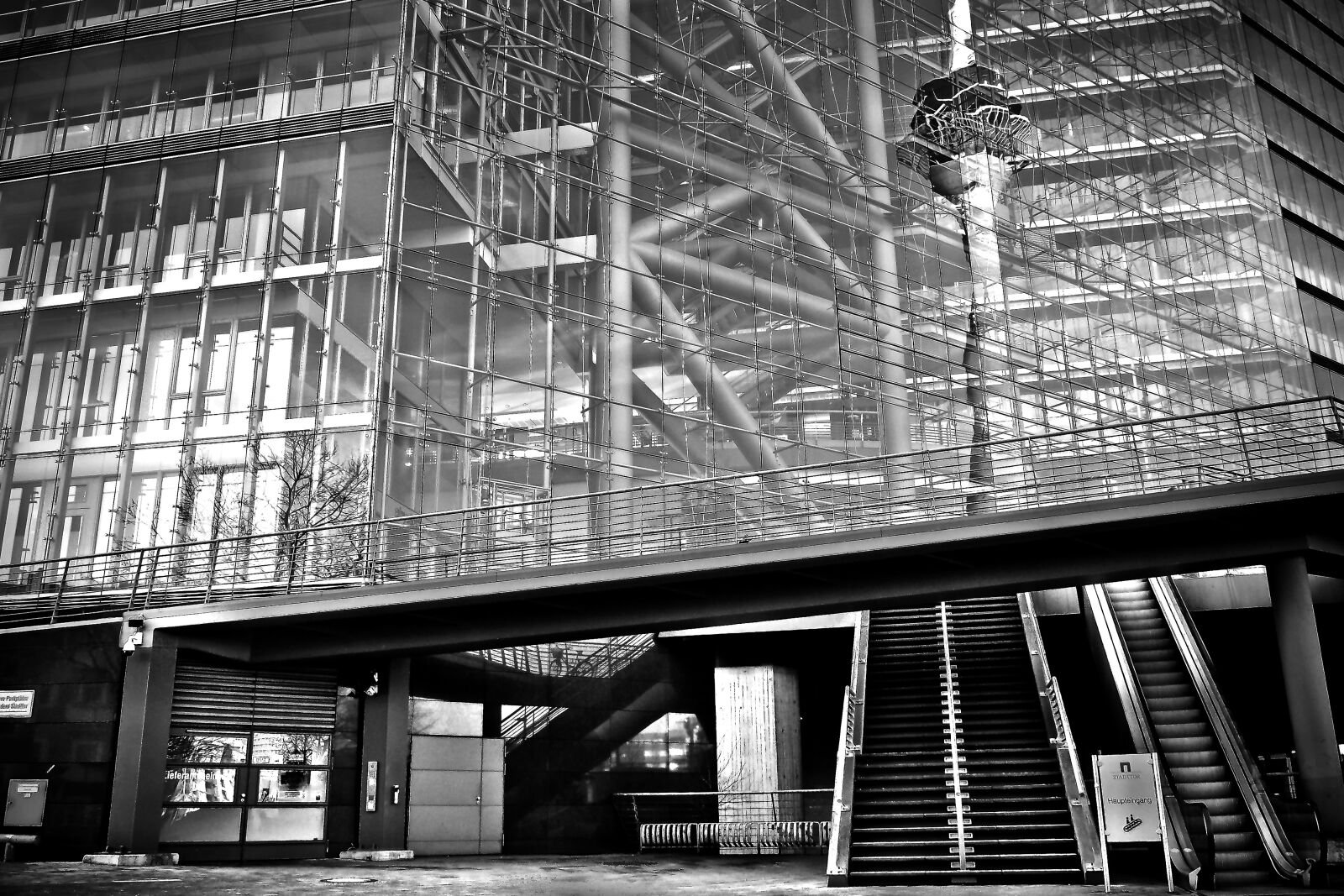 Olympus OM-D E-M10 sample photo. Architecture, skyscraper, glass facades photography