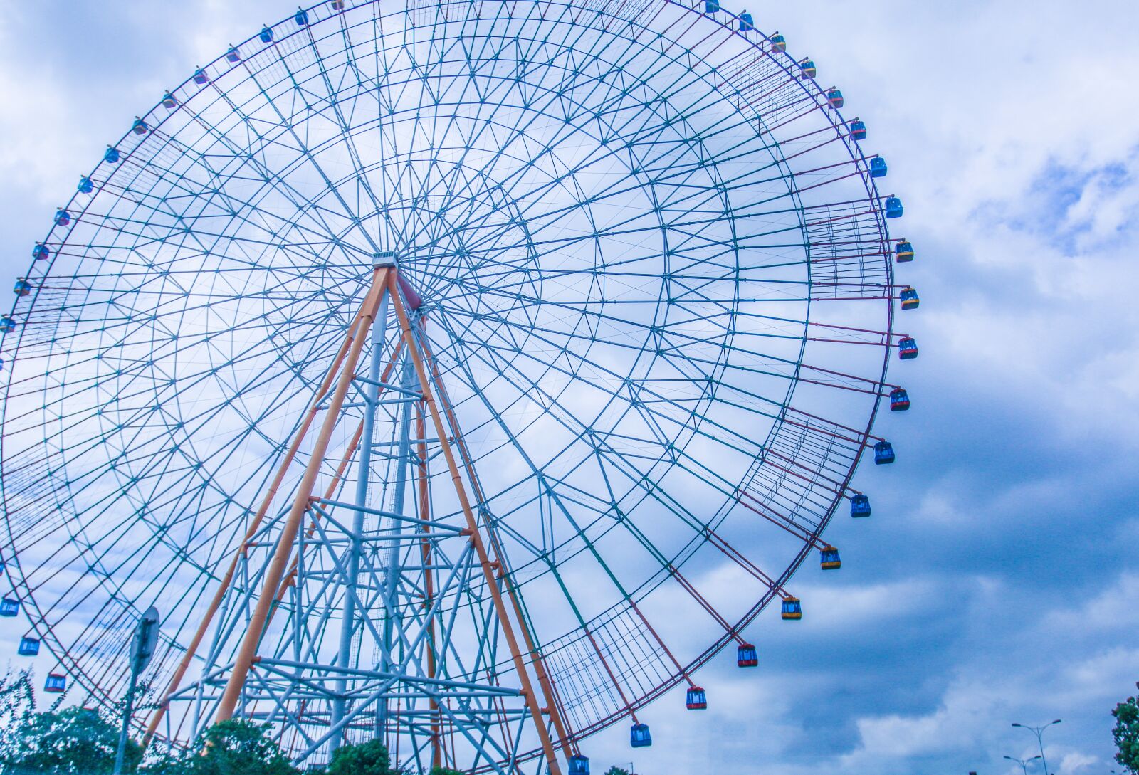 Canon EOS 70D sample photo. The ferris wheel, wide photography